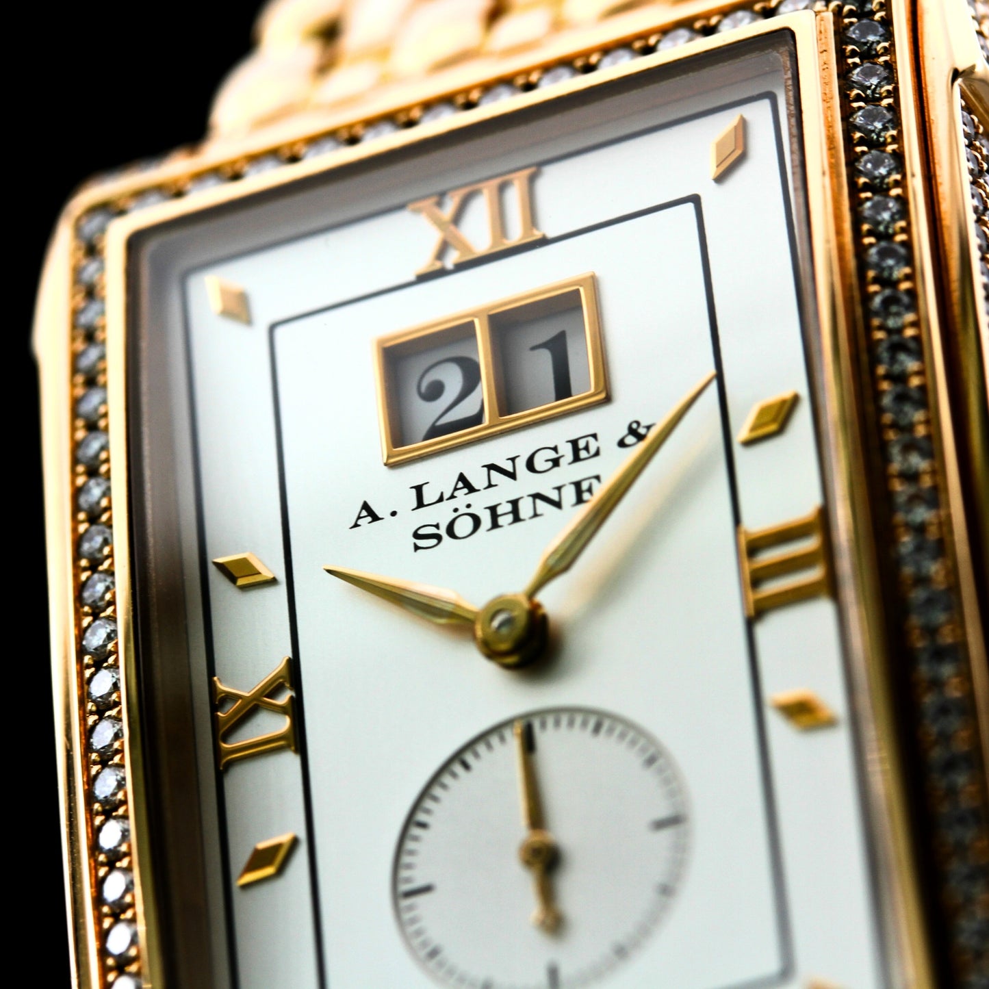A. Lange & Söhne Cabaret Diamonds Joaillerie, Rotgold, Goldband, 244 Brillanten, 44 x 27,5mm, Ref. 808.040, B+P