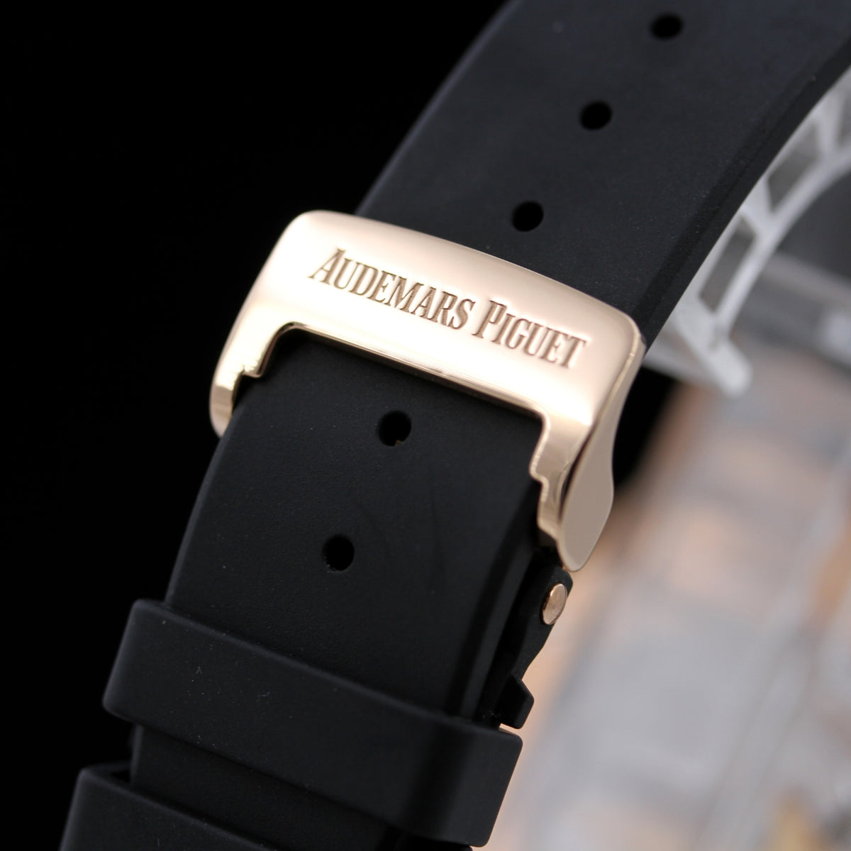 Audemars Piguet Royal Oak, Rosegold, Black Dial, Ref. 15400OR.OO.D002CR.01, 2015, B+P