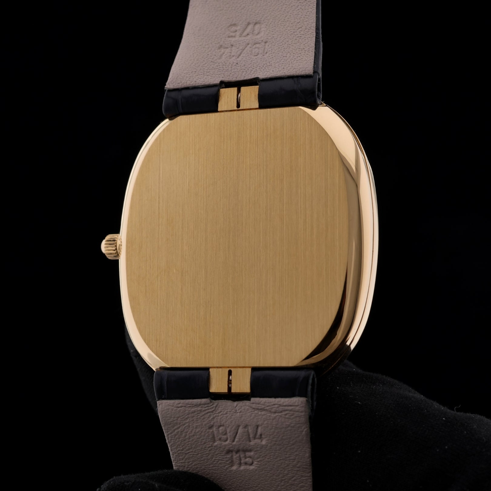Patek Philippe Ellipse d'Or, Golden Ellipse, Gelbgold, 31.1 x 35.6 mm, Ref. 3738/100J-012, 07-2010, B+P