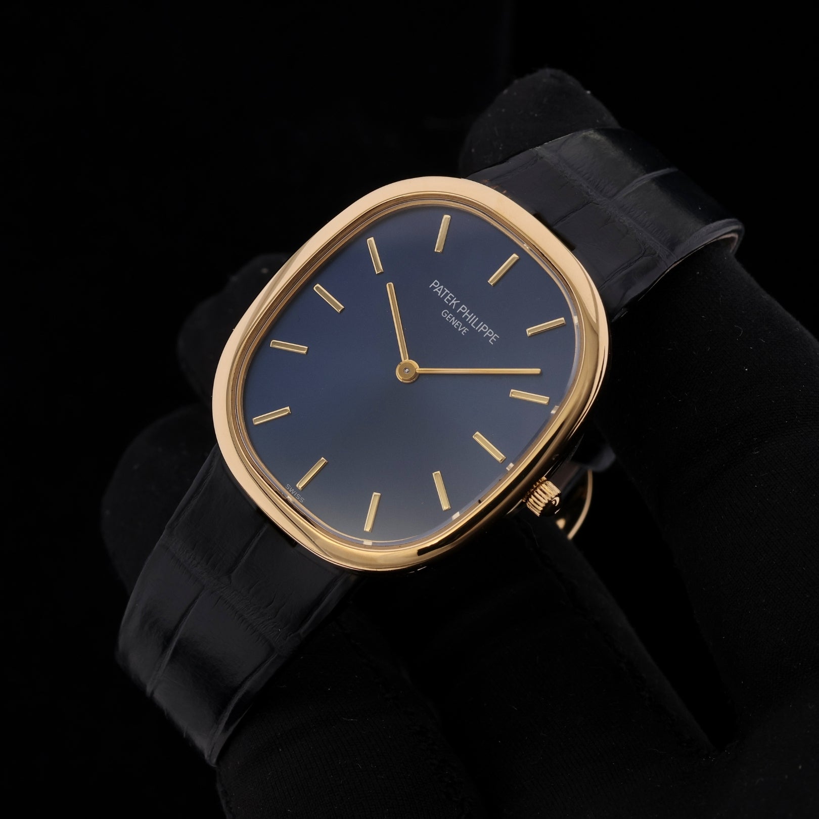 Patek Philippe Ellipse d'Or, Golden Ellipse, Gelbgold, 31.1 x 35.6 mm, Ref. 3738/100J-012, 07-2010, B+P