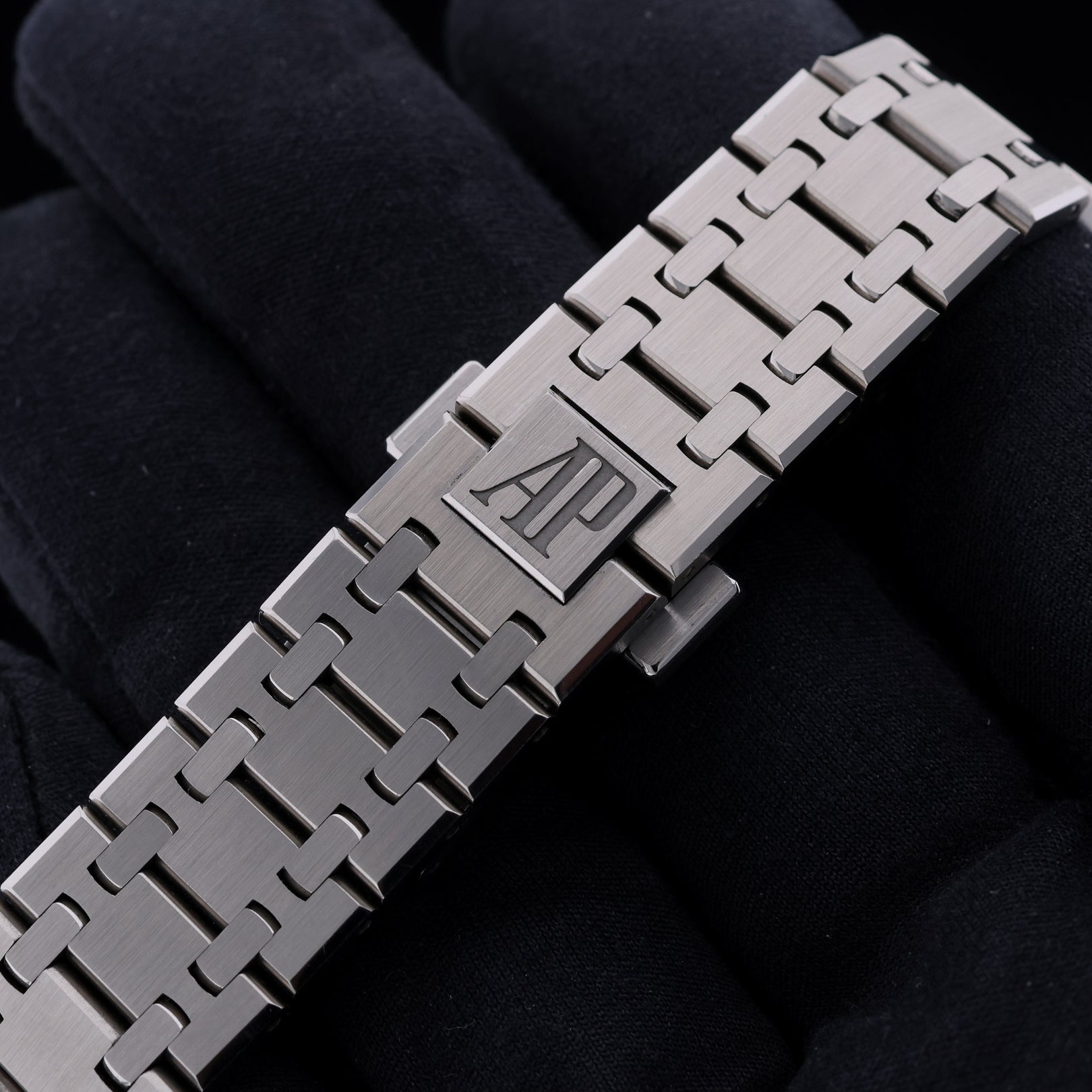 Audemars Piguet Royal Oak Selfwinding, Ice Blue Dial, 37mm, Ref. 15550ST.OO.1356ST.08, 2024, B+P