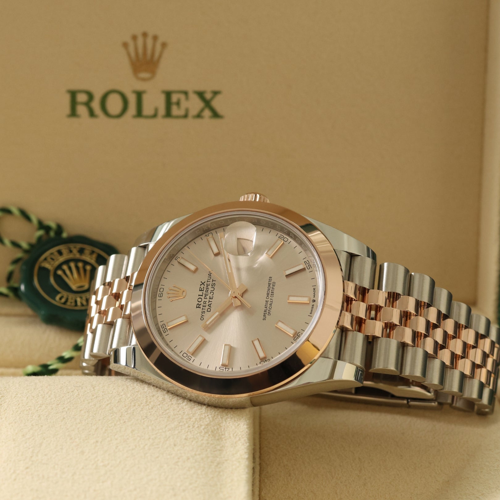 Rolex Datejust 41, Sundust Dial, Jubilee, Ref. 126301, 12-2021, B+P