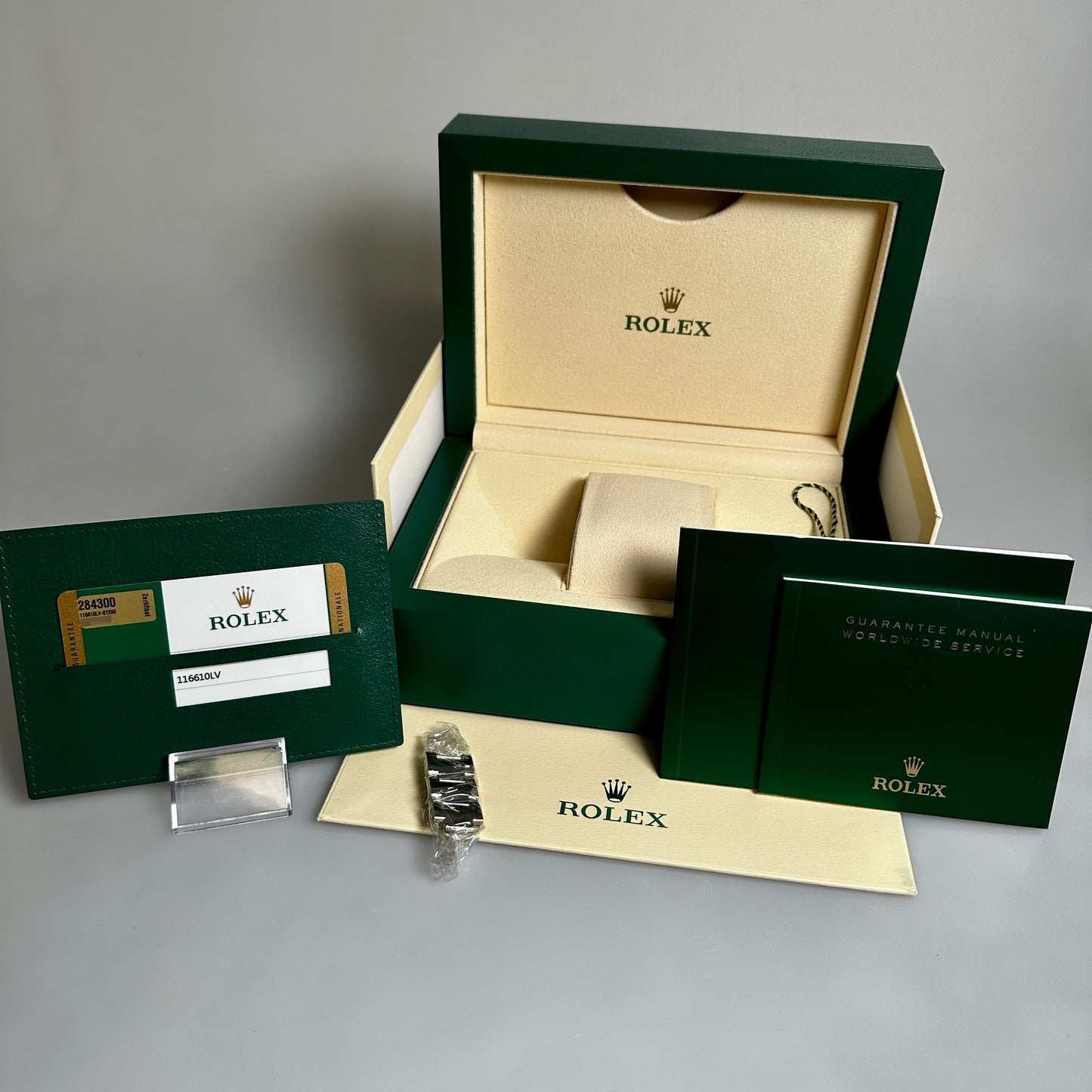 Rolex Submariner Date 40mm, Ref. 116610LV Hulk, 2017, B+P