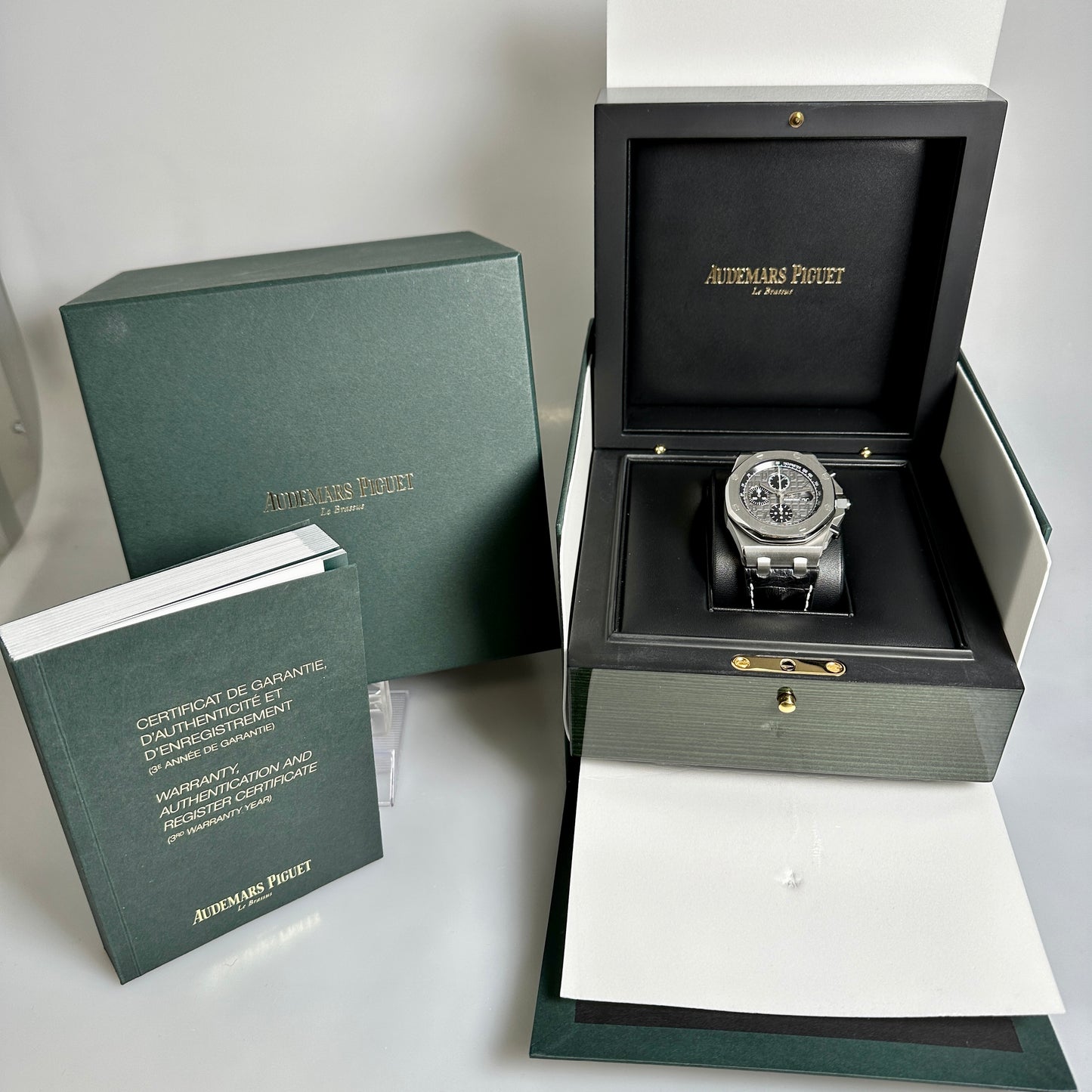 Audemars Piguet Royal Oak Offshore Chronograph, Ref. 26470ST.OO.A101CR.01, 42mm, B+P