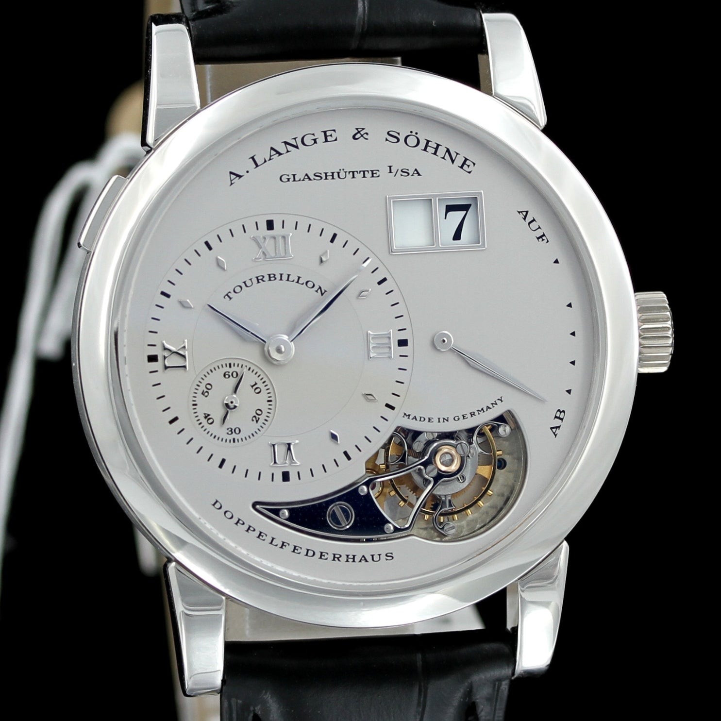 A. Lange & Söhne Lange 1 in Platin, Tourbillon, Limited 1XX of 150, Ref. 704.025, ALS-Service 08-2023, Box+Papiere - LUXUHRIA
