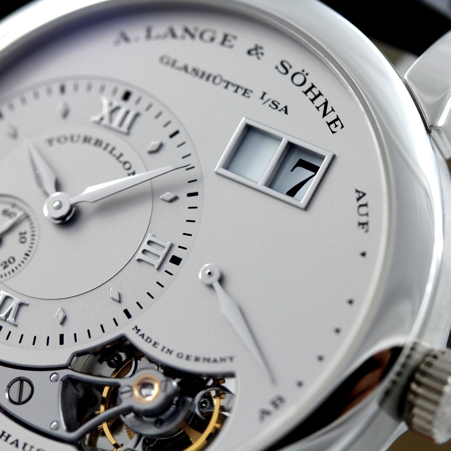 A. Lange & Söhne Lange 1 in Platin, Tourbillon, Limited 1XX of 150, Ref. 704.025, ALS-Service 08-2023, Box+Papiere - LUXUHRIA