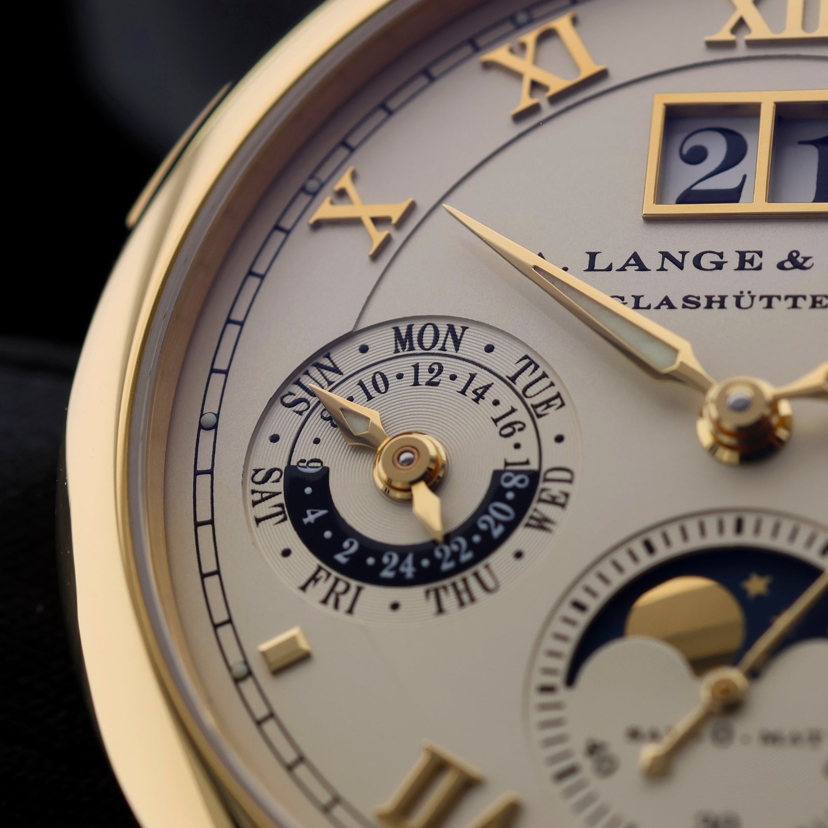 A. Lange & Söhne Langematik Perpetual, Gelbgold, Ref. 310.221E, mit ALS - Service 2025 & ALS - Nachweis, Uhrenbeweger / Box - LUXUHRIA