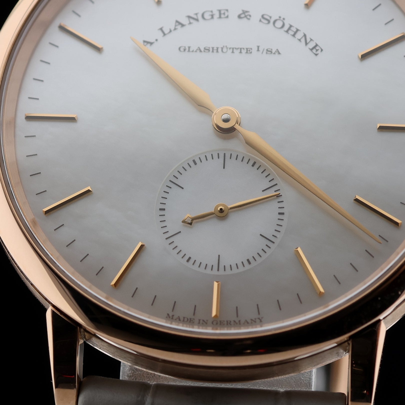 A. Lange & Söhne Saxonia 35mm, Perlmutt, Rotgold, Ref. 219.043 / LSLS2194AJ, B+P - LUXUHRIA