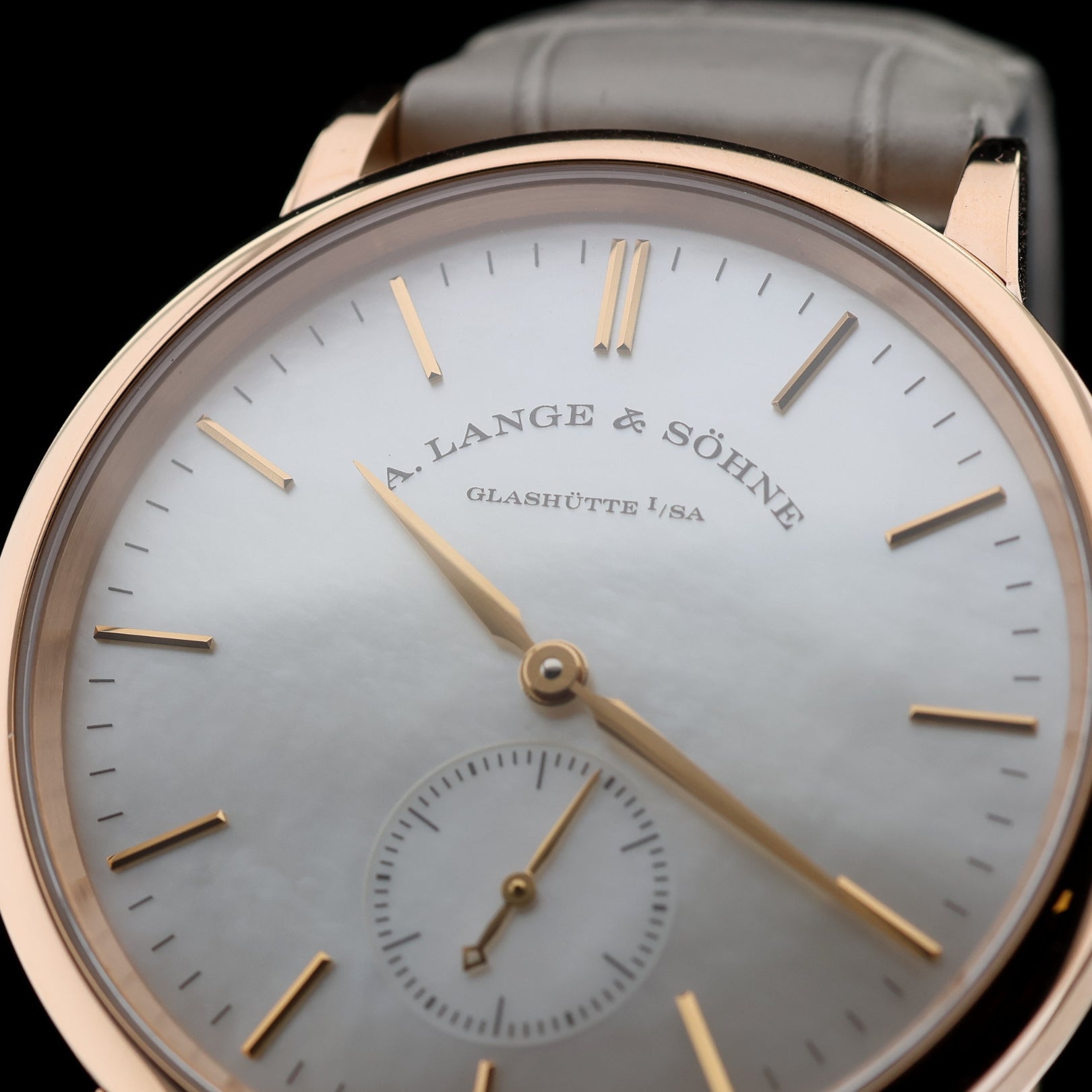 A. Lange & Söhne Saxonia 35mm, Perlmutt, Rotgold, Ref. 219.043 / LSLS2194AJ, B+P - LUXUHRIA