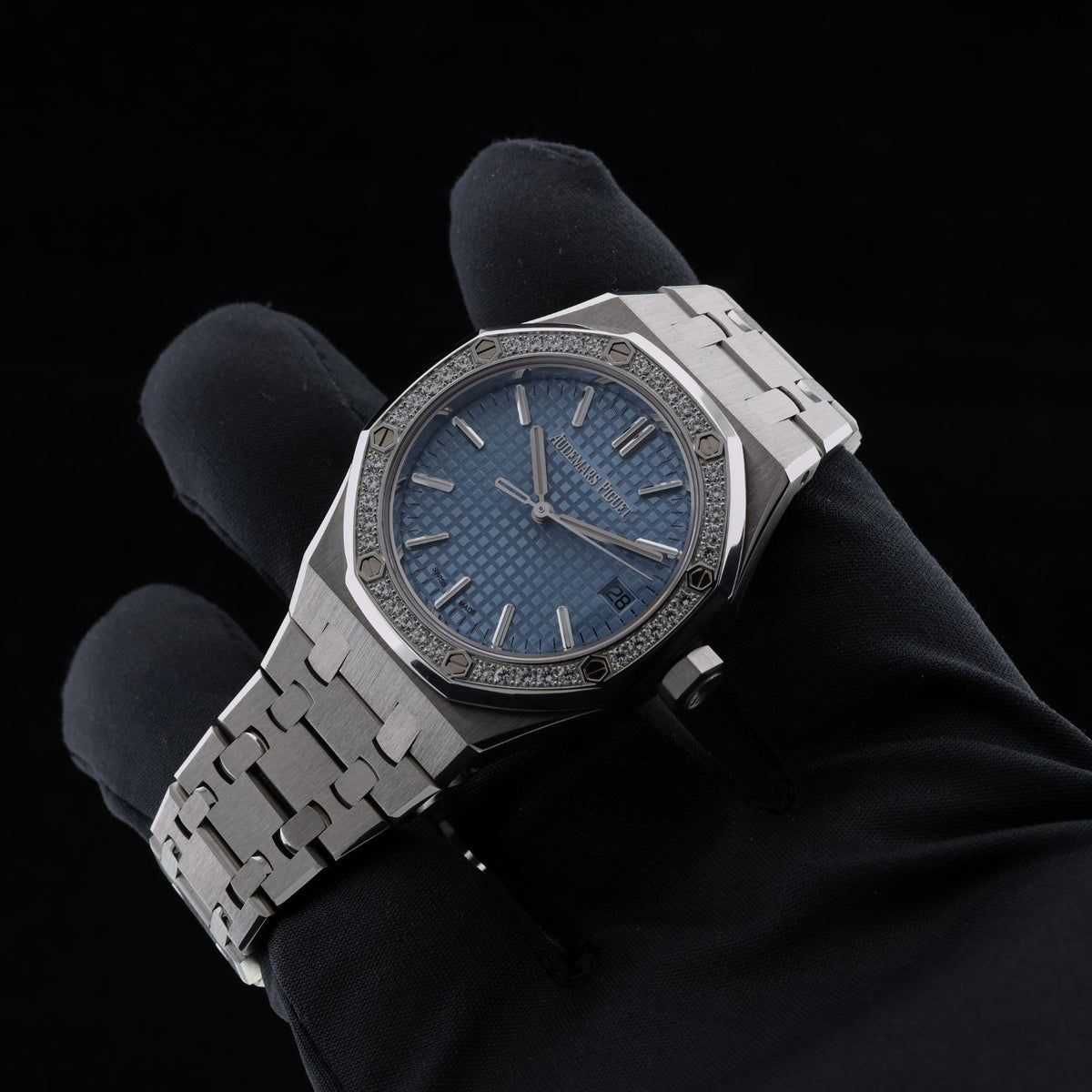 Audemars Piguet Royal Oak, 50th Anniversary, Ice Blue Dial, Diamond Bezel, Ref. 15551ST.ZZ.1356ST.01, 2022, B+P - LUXUHRIA