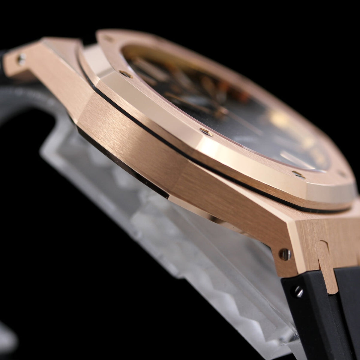 Audemars Piguet Royal Oak, Rosegold, Black Dial, Ref. 15400OR.OO.D002CR.01, 2015, B+P - LUXUHRIA