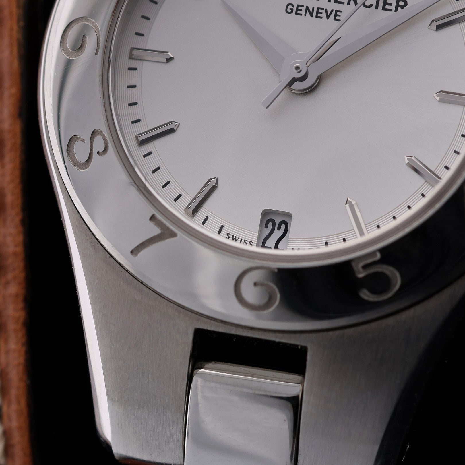 Baume & Mercier Linea, 32mm, Edelstahl, Lederarmband, Ref. M0A10070, mit Box - LUXUHRIA