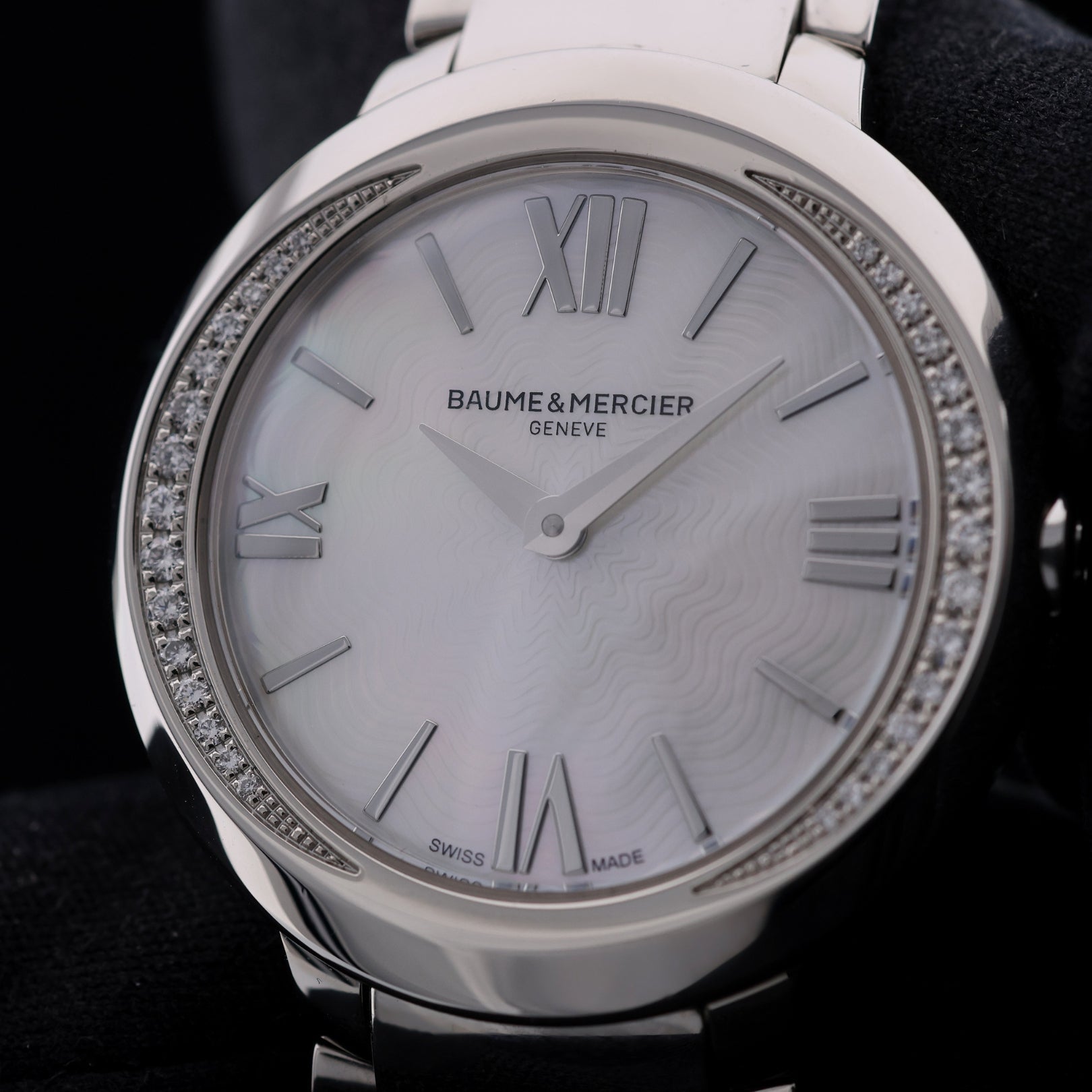 Baume & Mercier Promesse, 30 Diamonds, Perlmutt Dial, Ref. M0A10160, 12 - 2019, B+P - LUXUHRIA