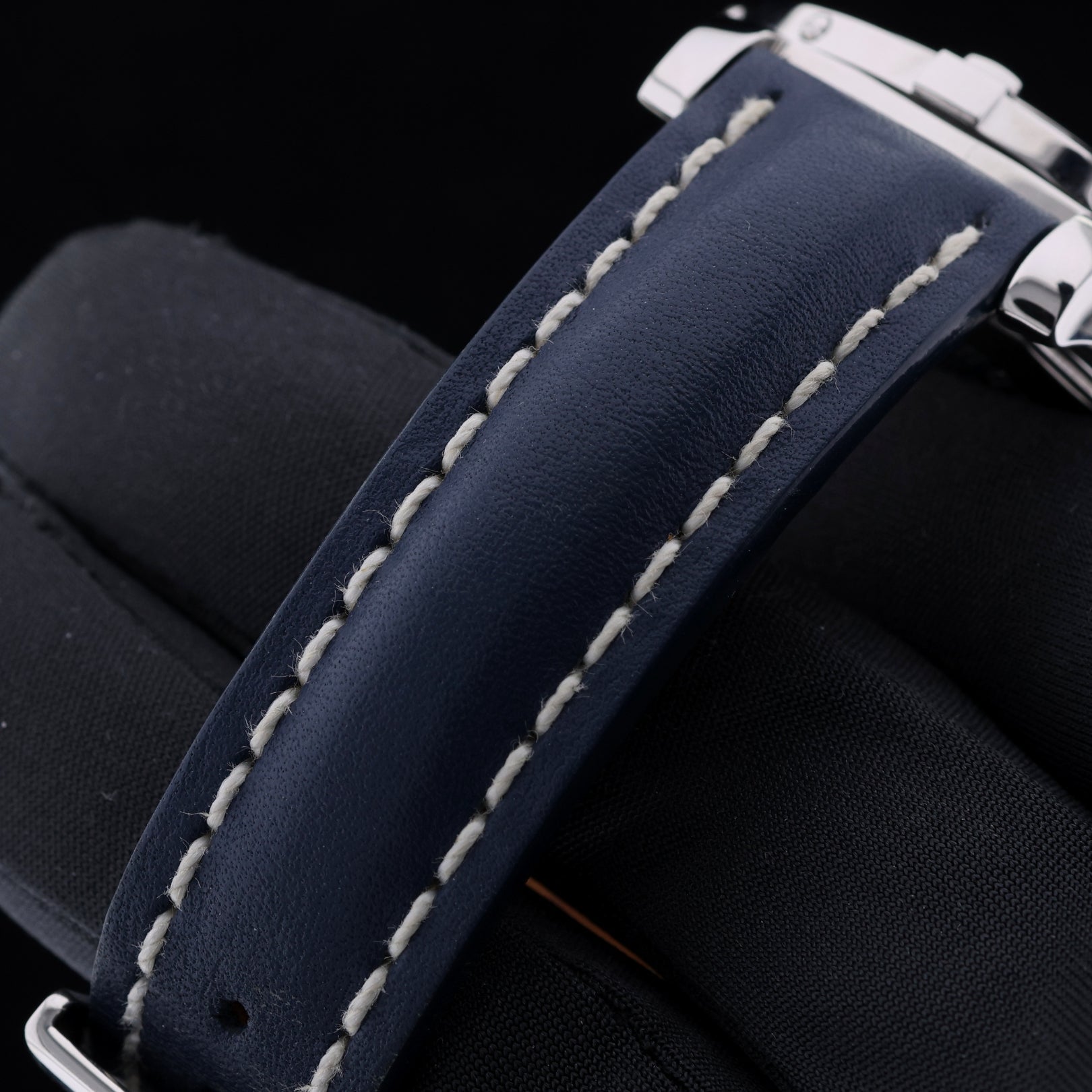 Breitling Colt Chronograph, White Dial, Lederarmband, Ref. A73380, 03 - 2010, mit Papieren - LUXUHRIA