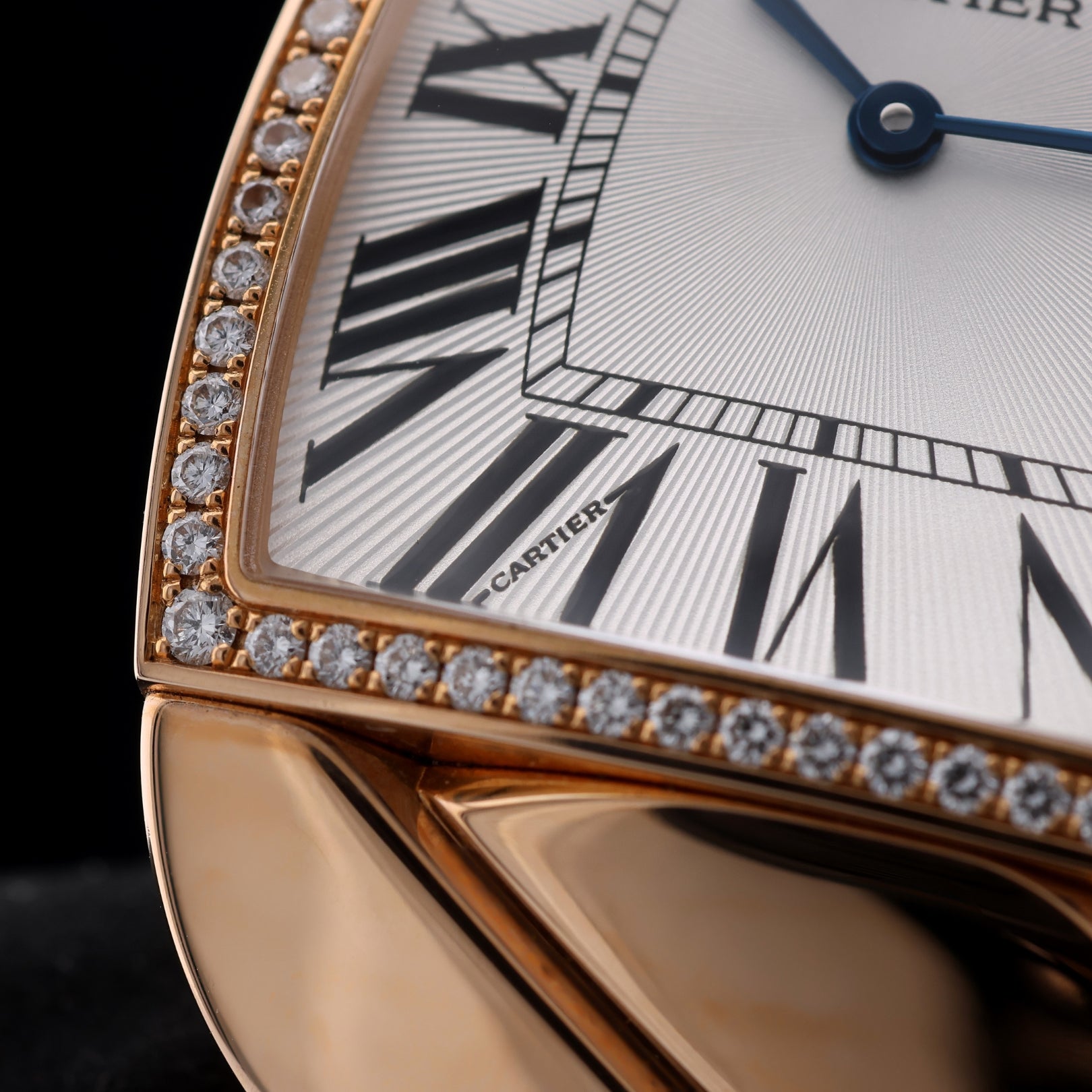 Cartier La Dona de Cartier, 18k Rosegold, Diamantlünette, 28x29mm, Ref. 2896, B+P - LUXUHRIA