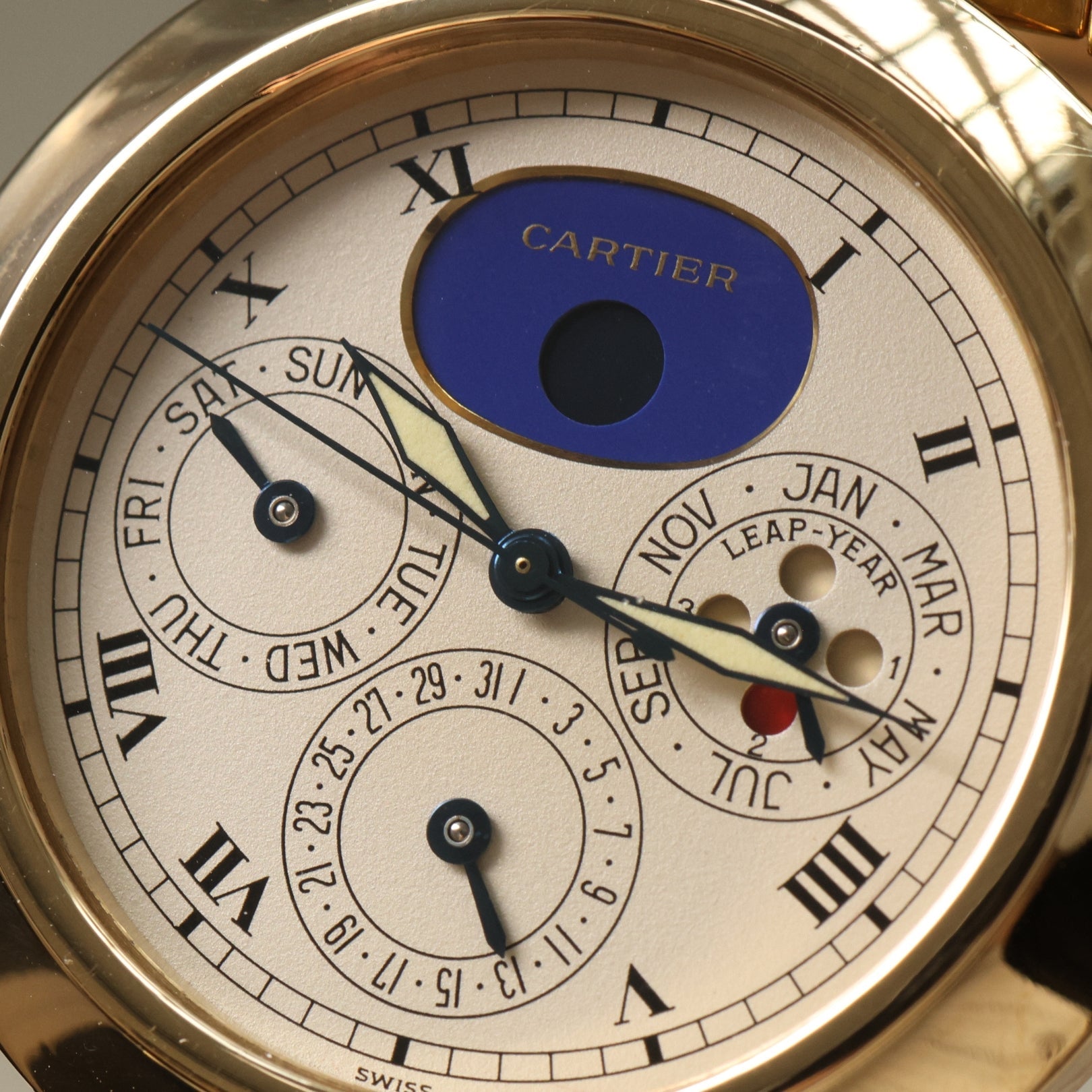Cartier Pasha Perpetual Calendar, Gelbgold, 38mm, Ref. 30003, 1993, B+P - LUXUHRIA