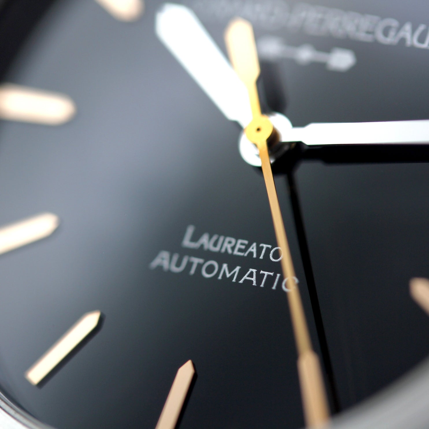 Girard Perregaux Laureato 42 mm, Infinity Limited Edition, ONYX Dial, 1 out of 188, Ref. 81020-11-635-11A, 10-2020\DE, B+P - LUXUHRIA