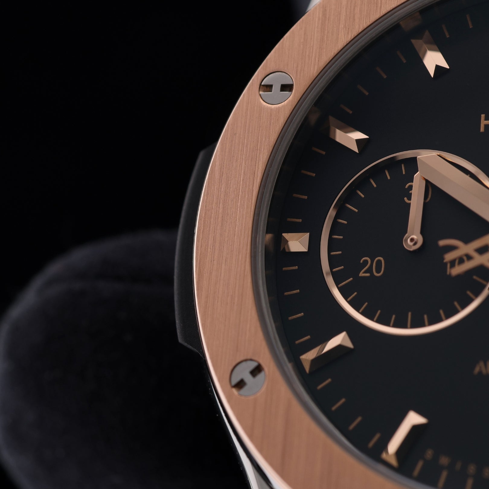 Hublot Classic Fusion Chronograph Titanium King Gold 42mm, Service 2026, Ref. 541.NO.1181.RX, Box+Erstkaufrechnung - LUXUHRIA