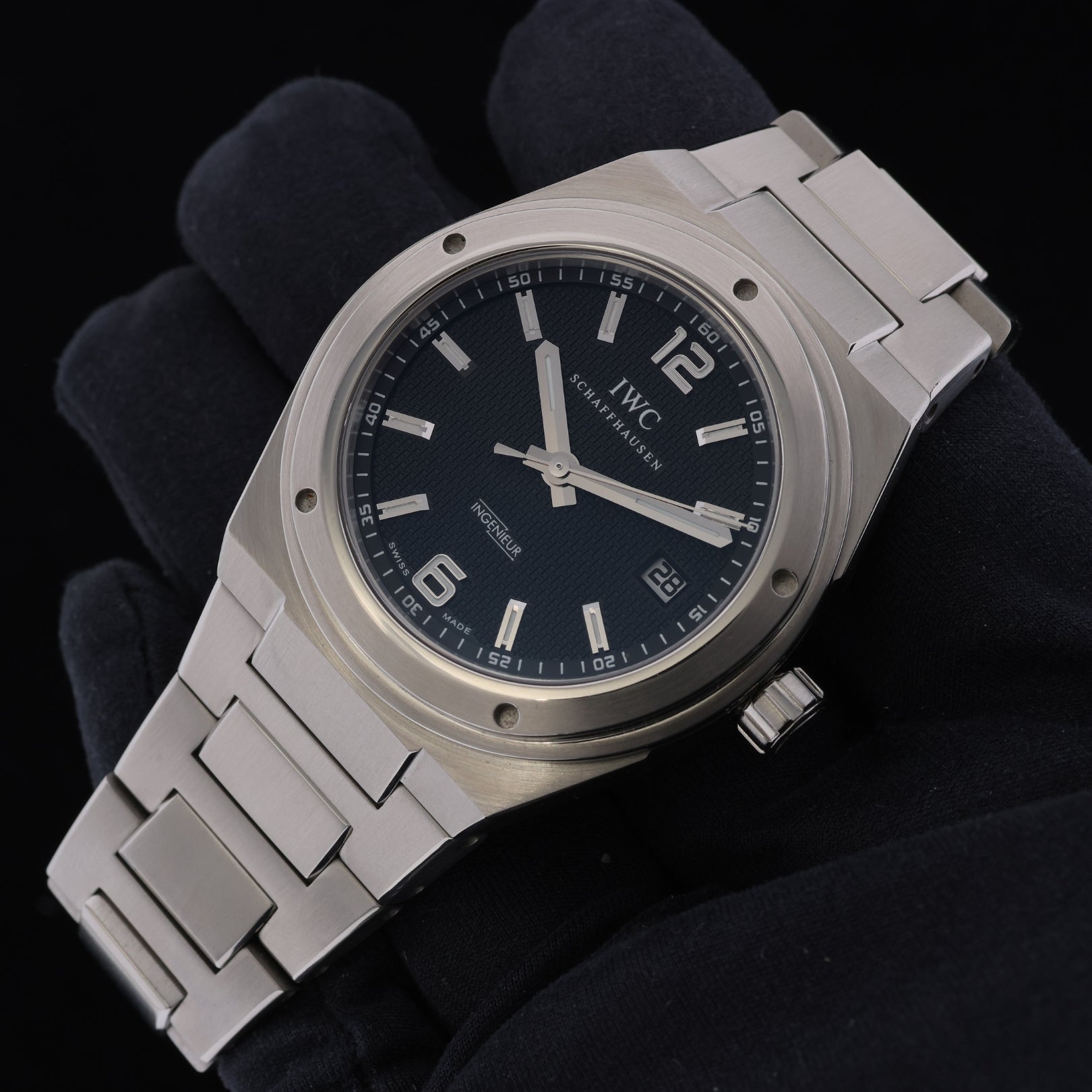 IWC Ingenieur Automatic, Edelstahl, LC100, Black Dial, Ref. IW322701, 12 - 2005, B+P - LUXUHRIA