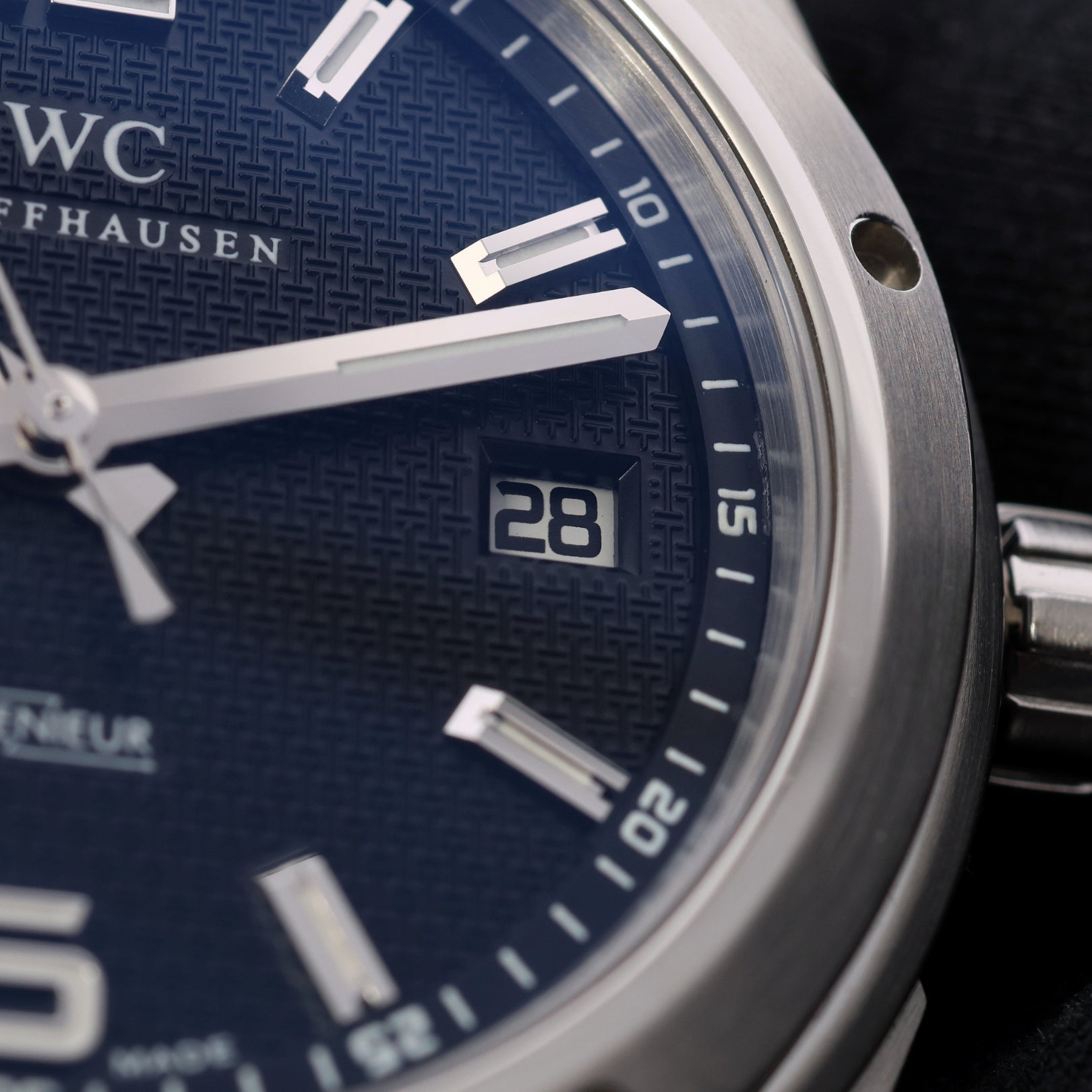 IWC Ingenieur Automatic, Edelstahl, LC100, Black Dial, Ref. IW322701, 12 - 2005, B+P - LUXUHRIA