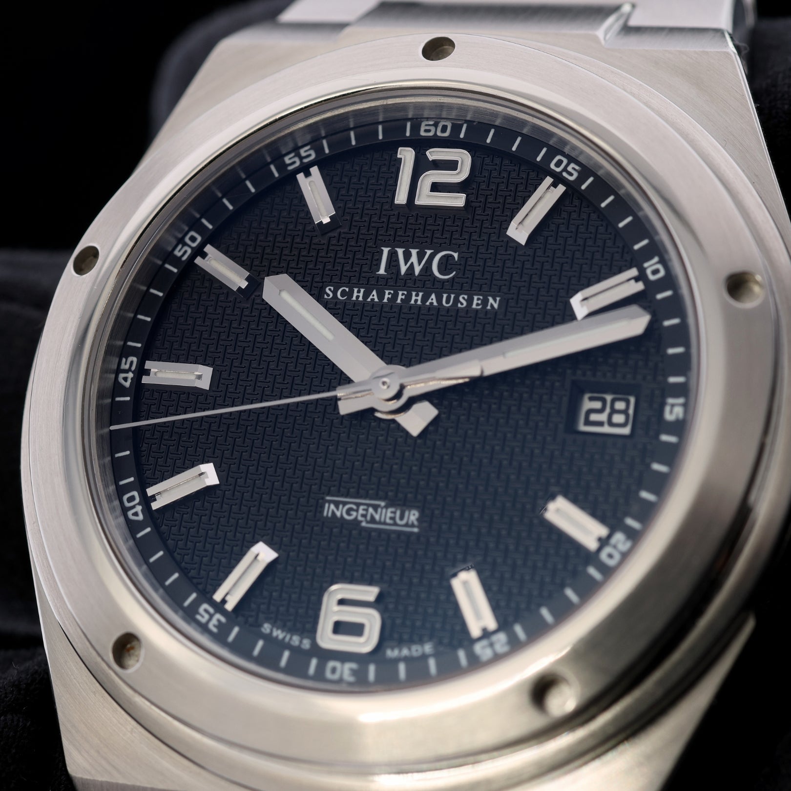 IWC Ingenieur Automatic, Edelstahl, LC100, Black Dial, Ref. IW322701, 12 - 2005, B+P - LUXUHRIA