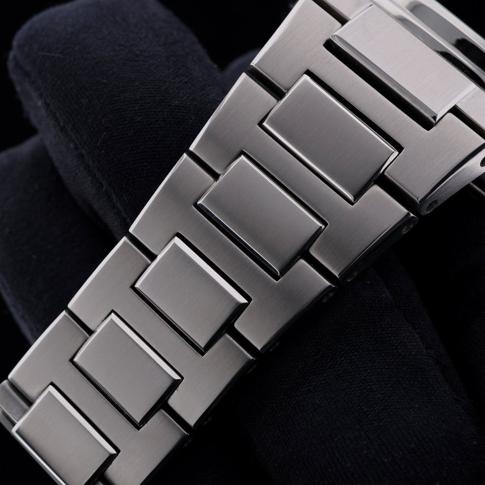 IWC Ingenieur Automatic, Edelstahl, LC100, Black Dial, Ref. IW322701, 12 - 2005, B+P - LUXUHRIA