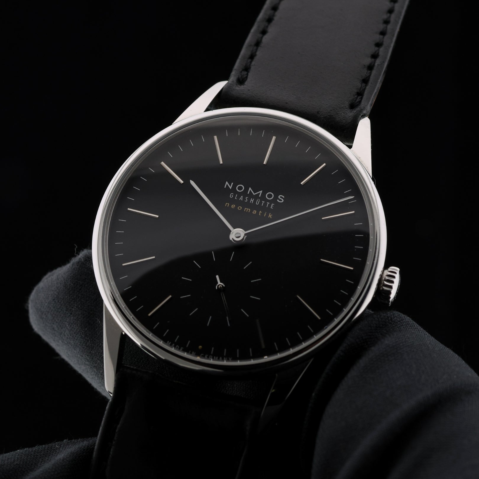 Nomos Orion Neomatik 39, New Black, Ref. 346, 08-2024, B+P - LUXUHRIA