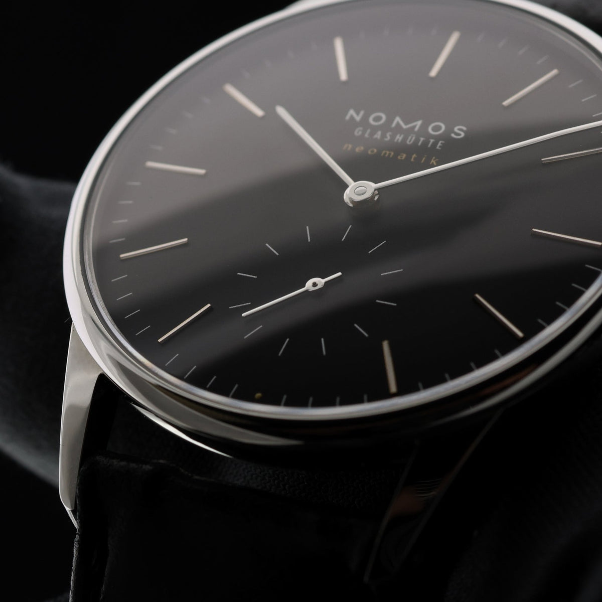 Nomos Orion Neomatik 39, New Black, Ref. 346, 08-2024, B+P - LUXUHRIA
