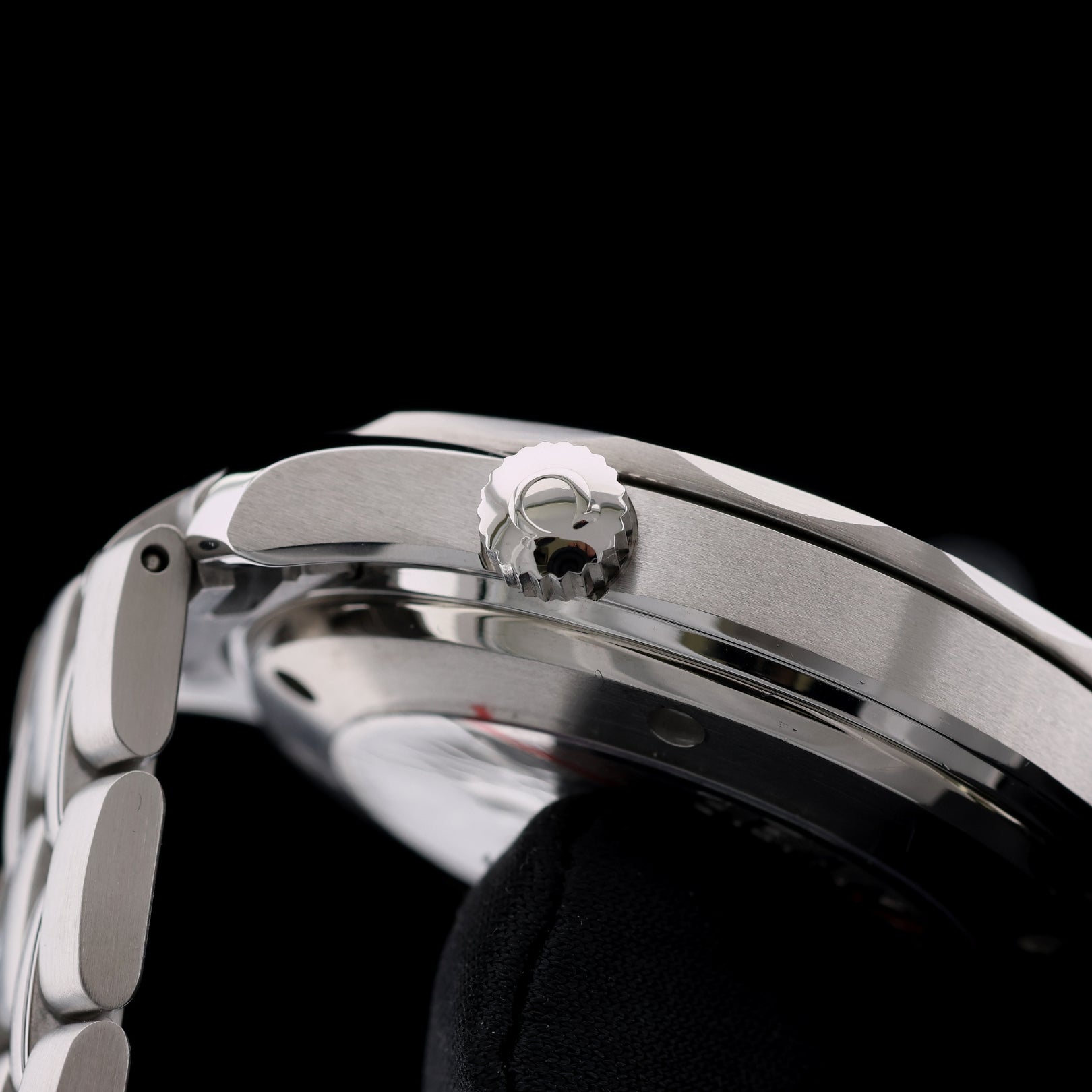 Omega Seamaster Diver 300M, Co - Axial, "Casino Royale", Ref. 2220.80.00, 04 - 2007, B+P - LUXUHRIA