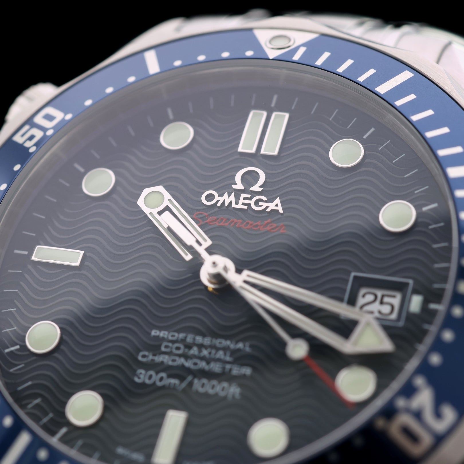Omega Seamaster Diver 300M, Co - Axial, "Casino Royale", Ref. 2220.80.00, 04 - 2007, B+P - LUXUHRIA
