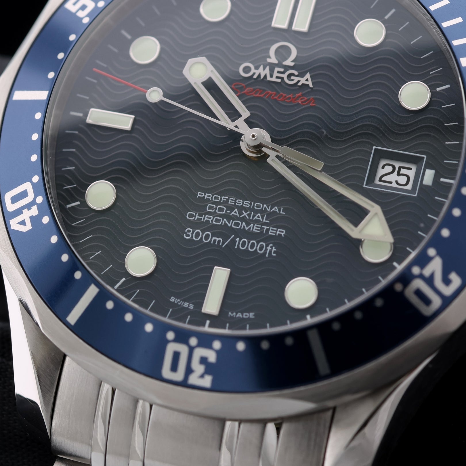 Omega Seamaster Diver 300M, Co - Axial, "Casino Royale", Ref. 2220.80.00, 04 - 2007, B+P - LUXUHRIA