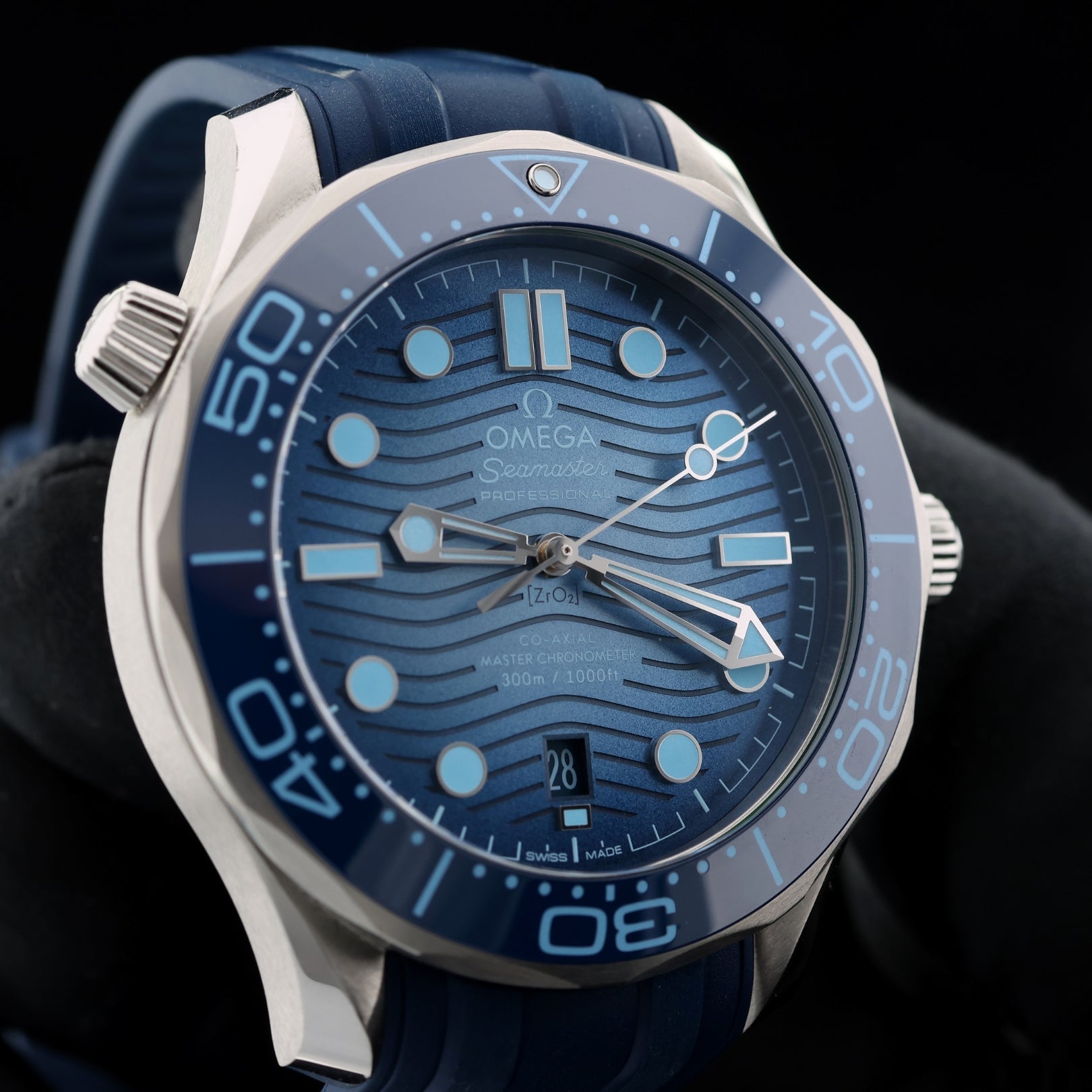 Omega Seamaster Diver 300M, "Summer Blue", Ref. 210.32.42.20.03.002, 2024. B+P - LUXUHRIA