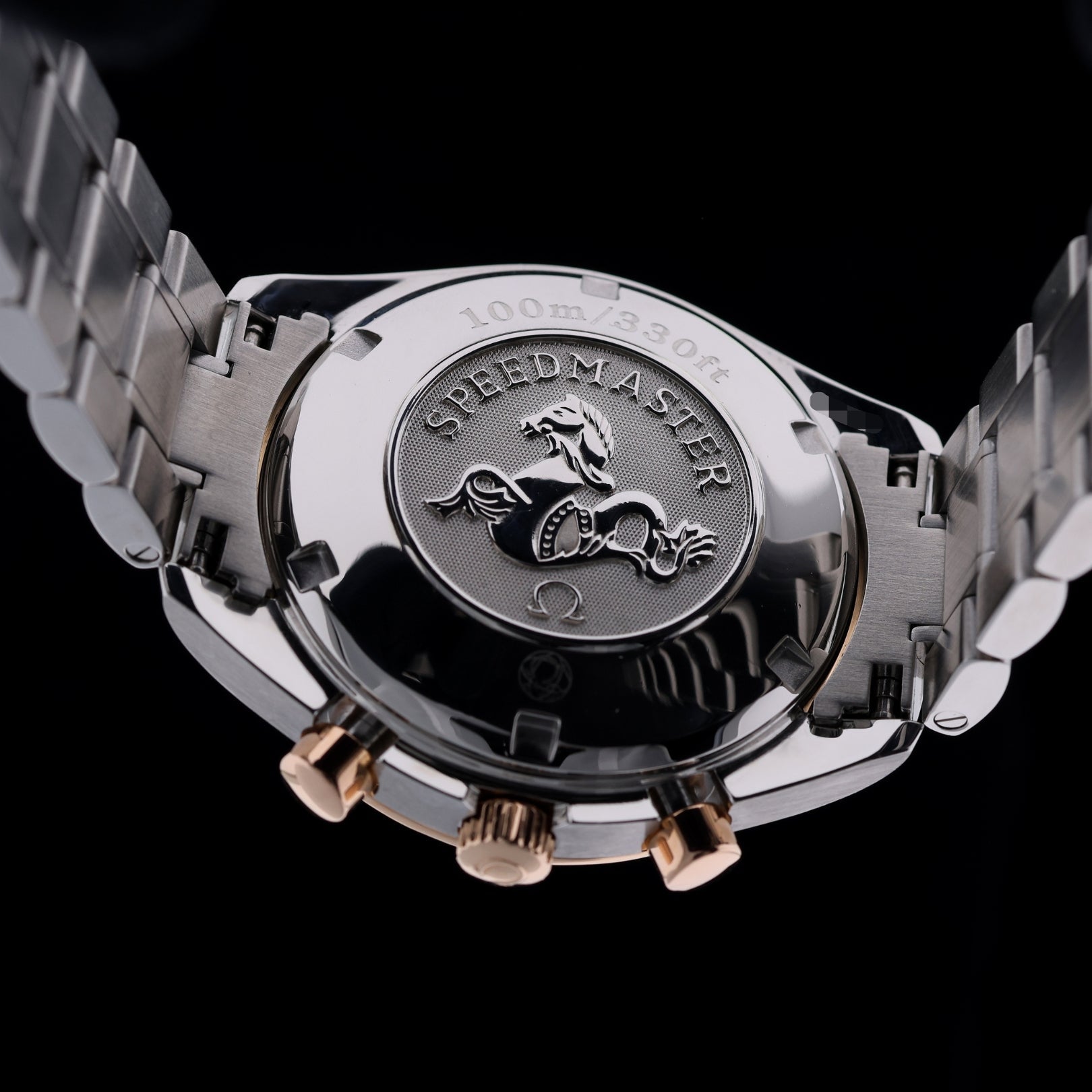 Omega Speedmaster Date / Day‑Date, Black Dial, Rotgold, Ref. 323.21.40.44.01.001, ohne B+P - LUXUHRIA