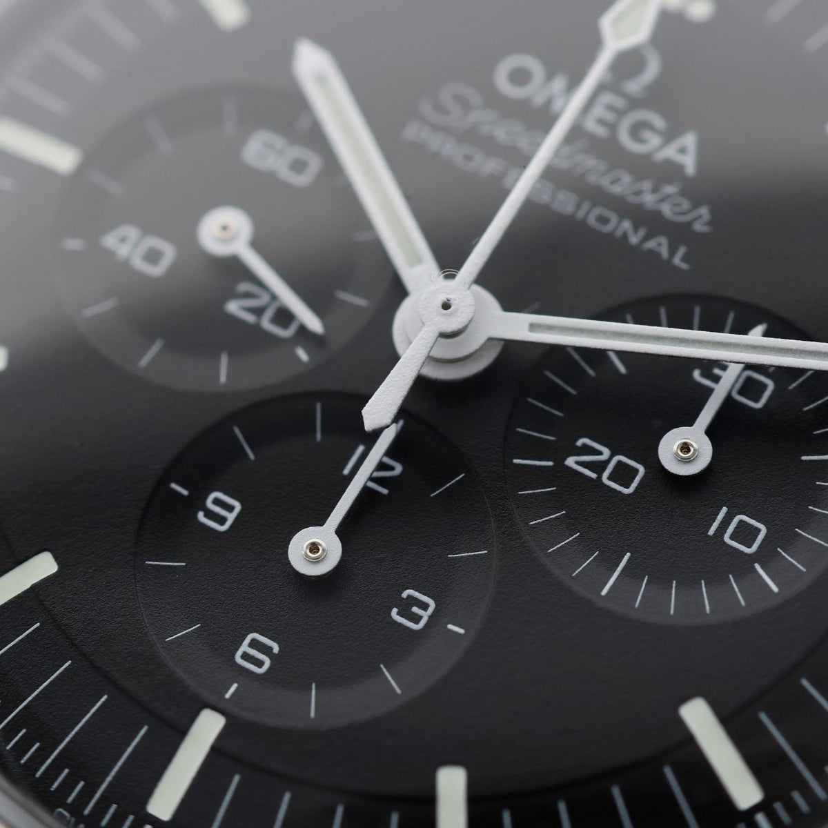 Omega Speedmaster Professional Chronograph 42mm, Ref. 310.30.42.50.01.001, 2024, B+P - LUXUHRIA