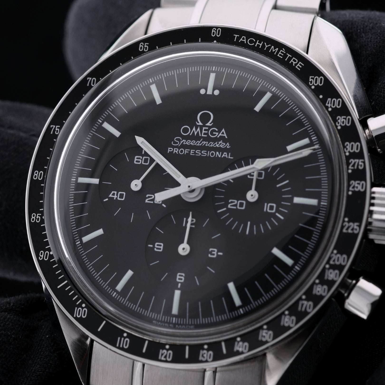 Omega Speedmaster Professional Moonwatch, 42mm, Ref. 3570.50.00, 03 - 2001, B+P - LUXUHRIA