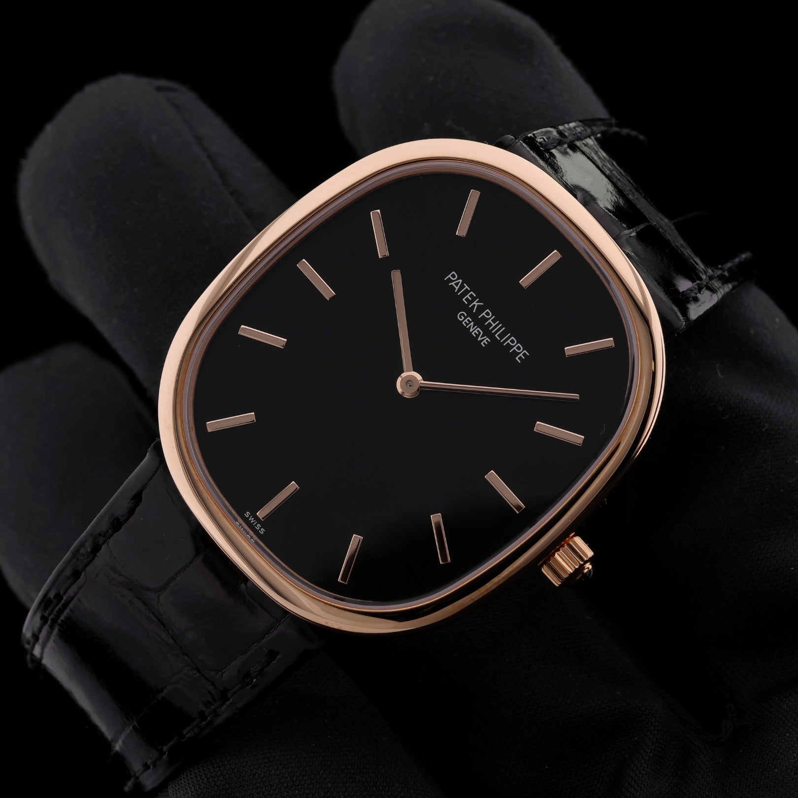 Patek Philippe Golden Ellipse, Rosegold, 34,5x39,5 mm, Erstkaufrechnung, Ref. 5738R - 001, 03 - 2024, B+P - LUXUHRIA