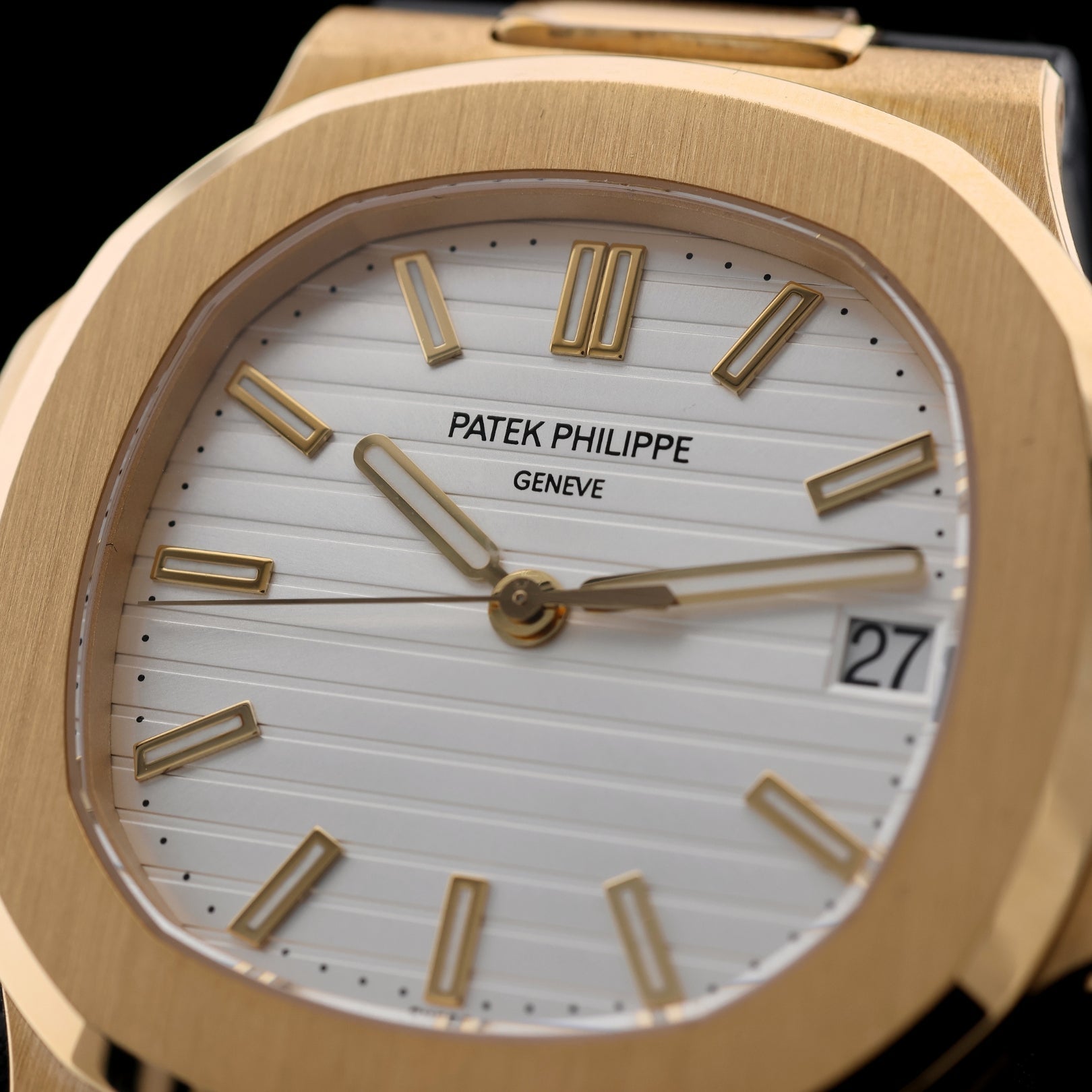 Patek Philippe Nautilus Jumbo , 40mm, Gelbgold, White Dial, Ref. 5711J - 001, mit Box+Auszug Erstkaufre. - LUXUHRIA