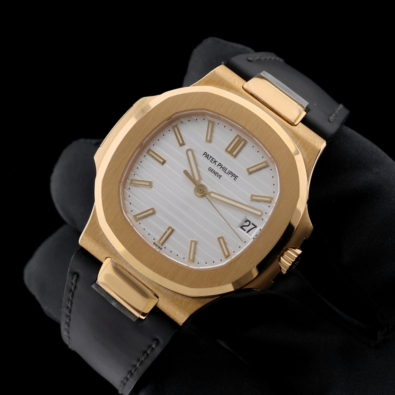 Patek Philippe Nautilus Jumbo , 40mm, Gelbgold, White Dial, Ref. 5711J - 001, mit Box+Auszug Erstkaufre. - LUXUHRIA