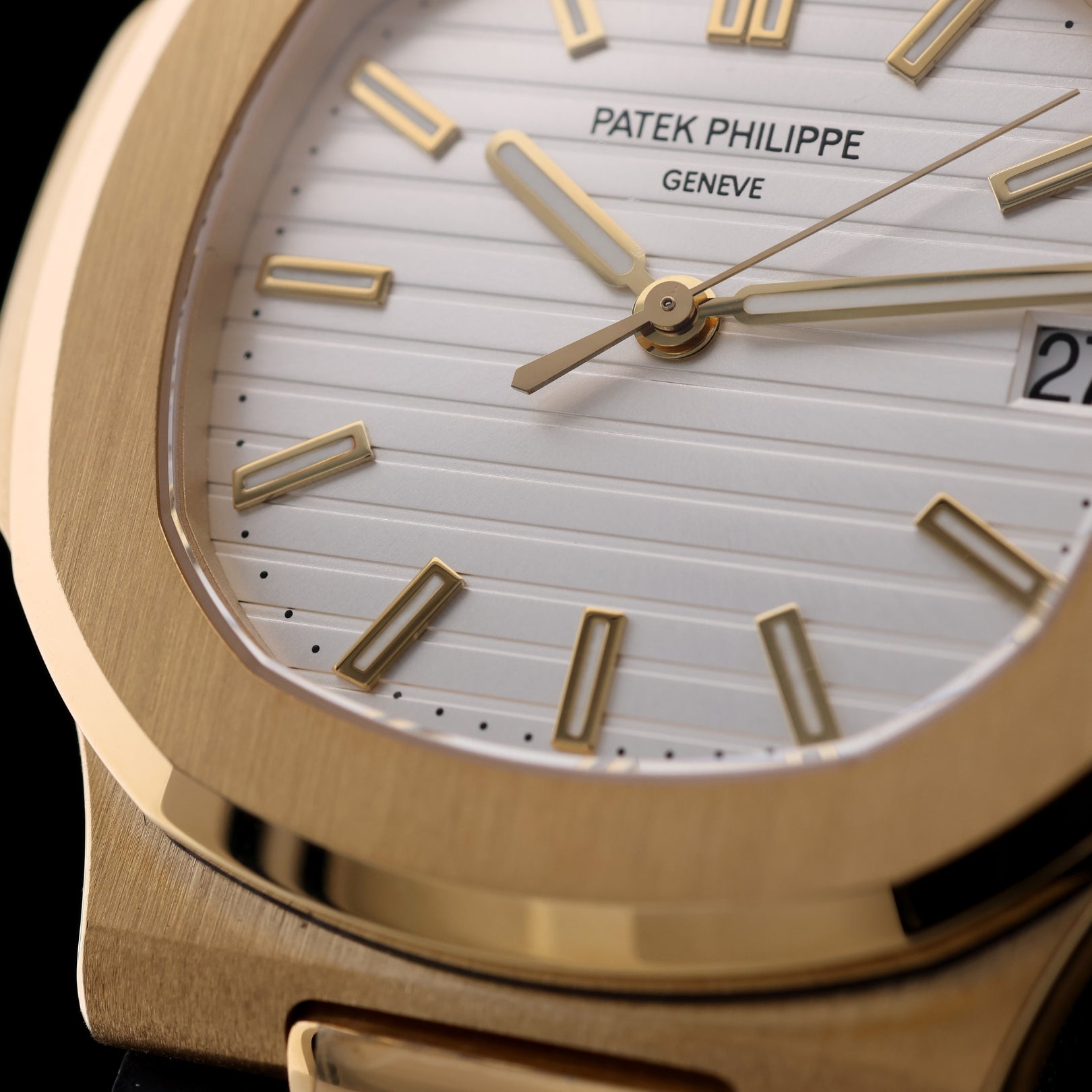Patek Philippe Nautilus Jumbo , 40mm, Gelbgold, White Dial, Ref. 5711J - 001, mit Box+Auszug Erstkaufre. - LUXUHRIA