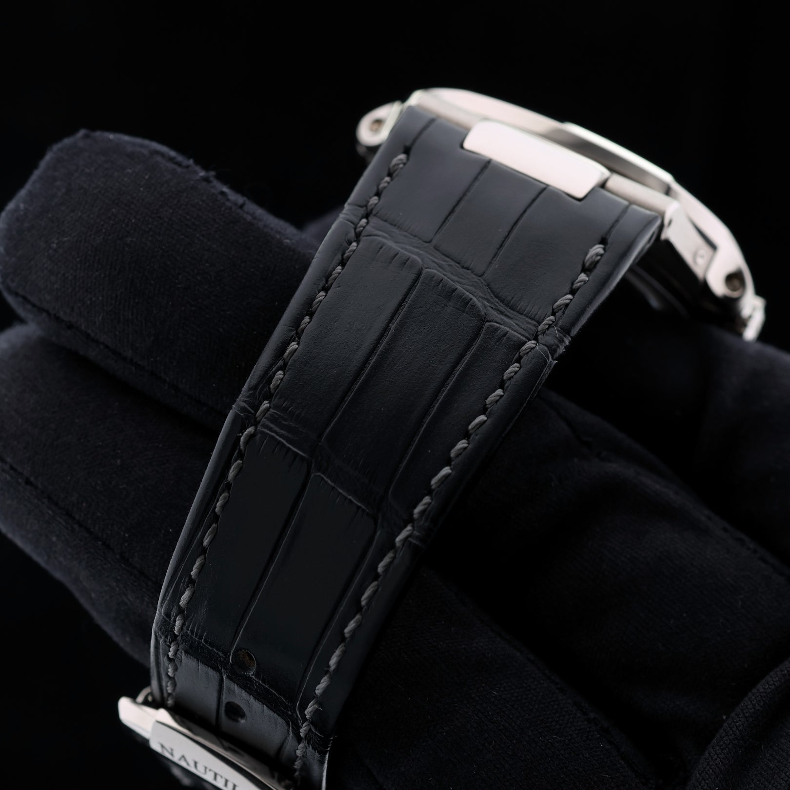 Patek Philippe Nautilus, Ref. 5712G - 001, Lederarmband + Kautschuk, 2019/DE, B+P - LUXUHRIA