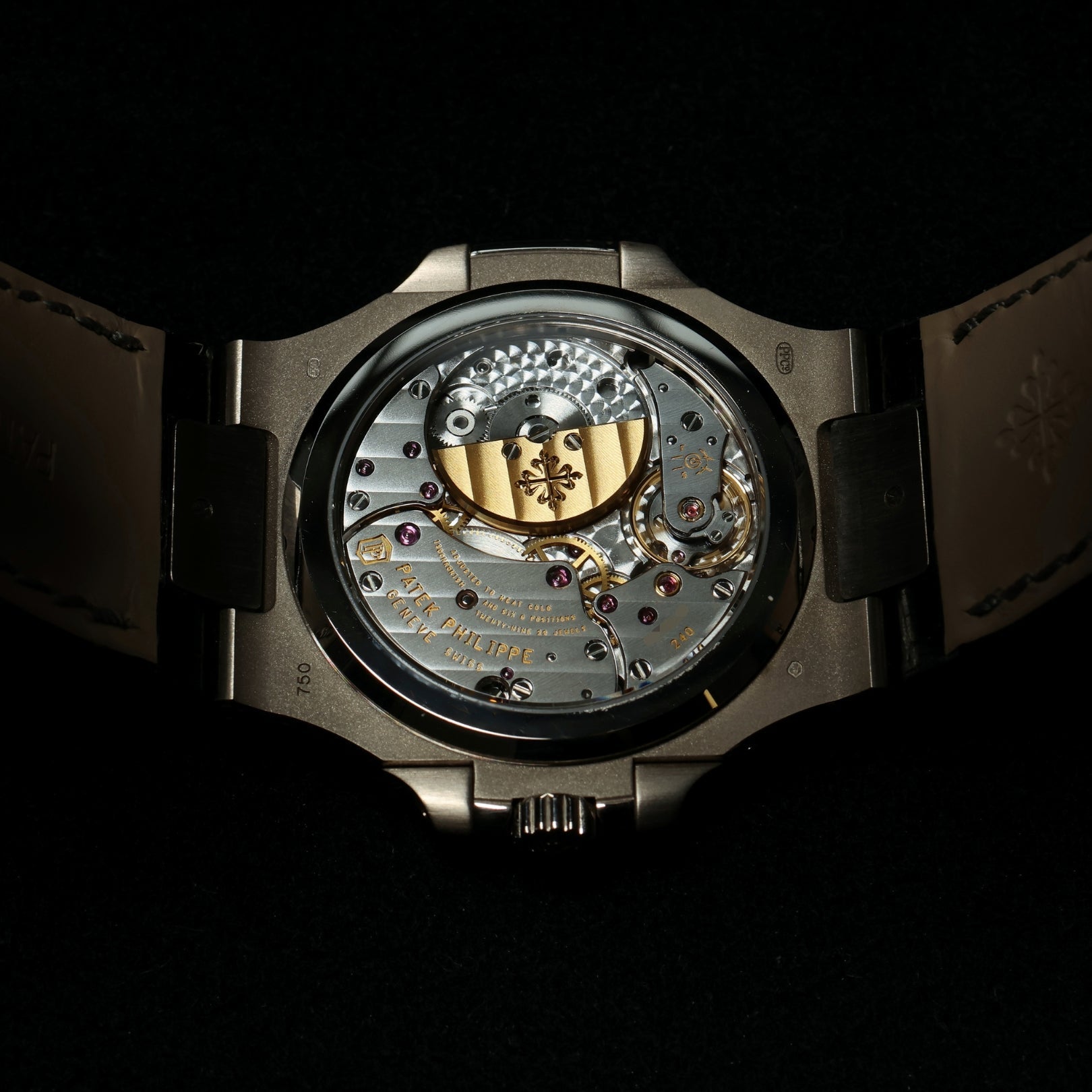 Patek Philippe Nautilus, Ref. 5712G - 001, Lederarmband + Kautschuk, 2019/DE, B+P - LUXUHRIA