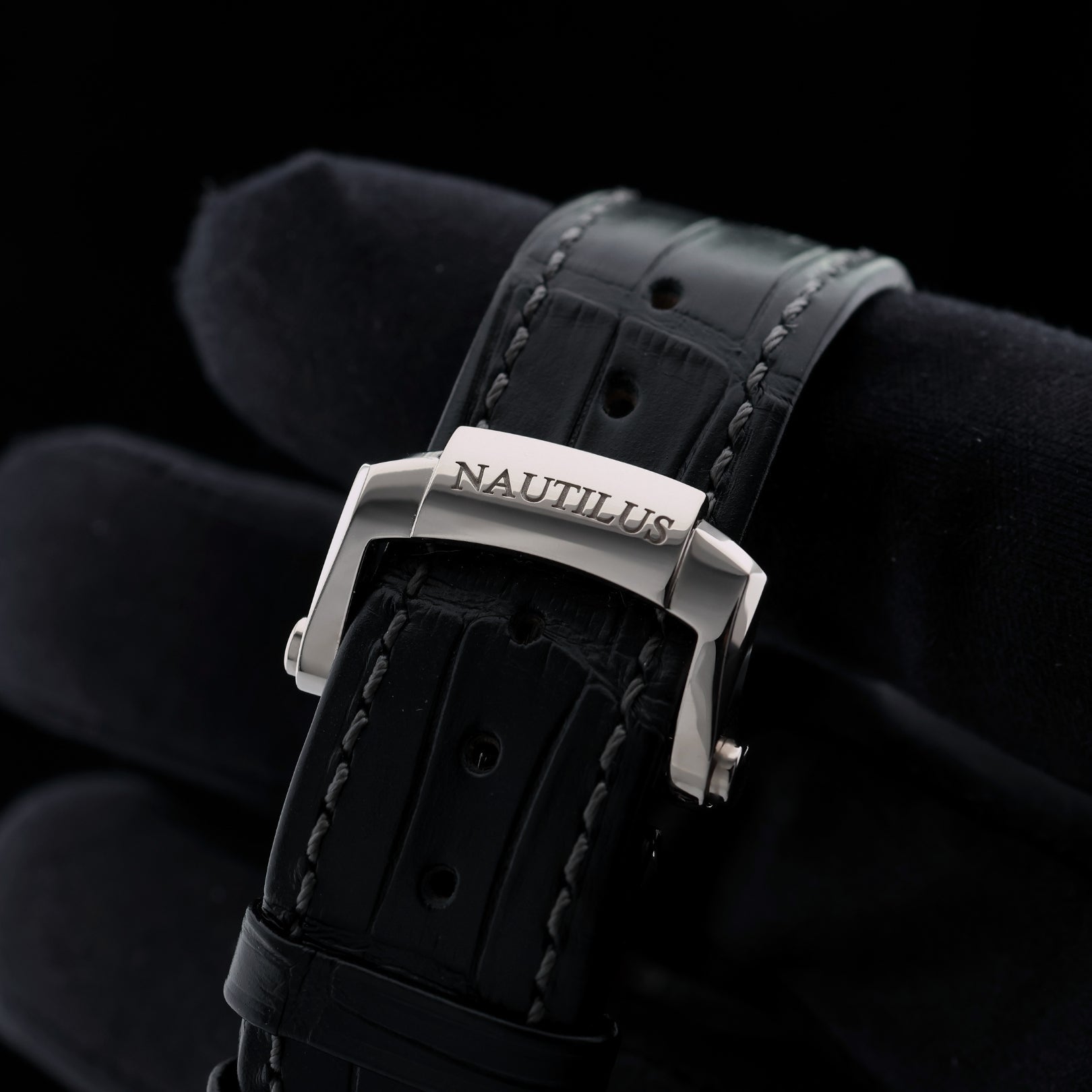 Patek Philippe Nautilus, Ref. 5712G - 001, Lederarmband + Kautschuk, 2019/DE, B+P - LUXUHRIA