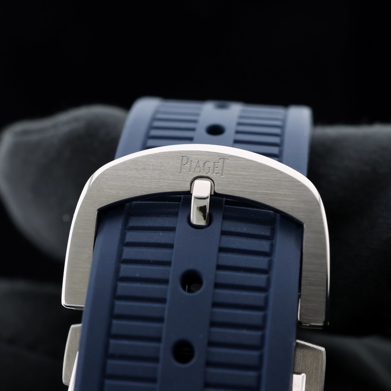 Piaget Polo S, Limited Edition, 42 mm, 1 out of 888, White/Blue, Ref. G0A46013, 11 - 2022, B+P - LUXUHRIA