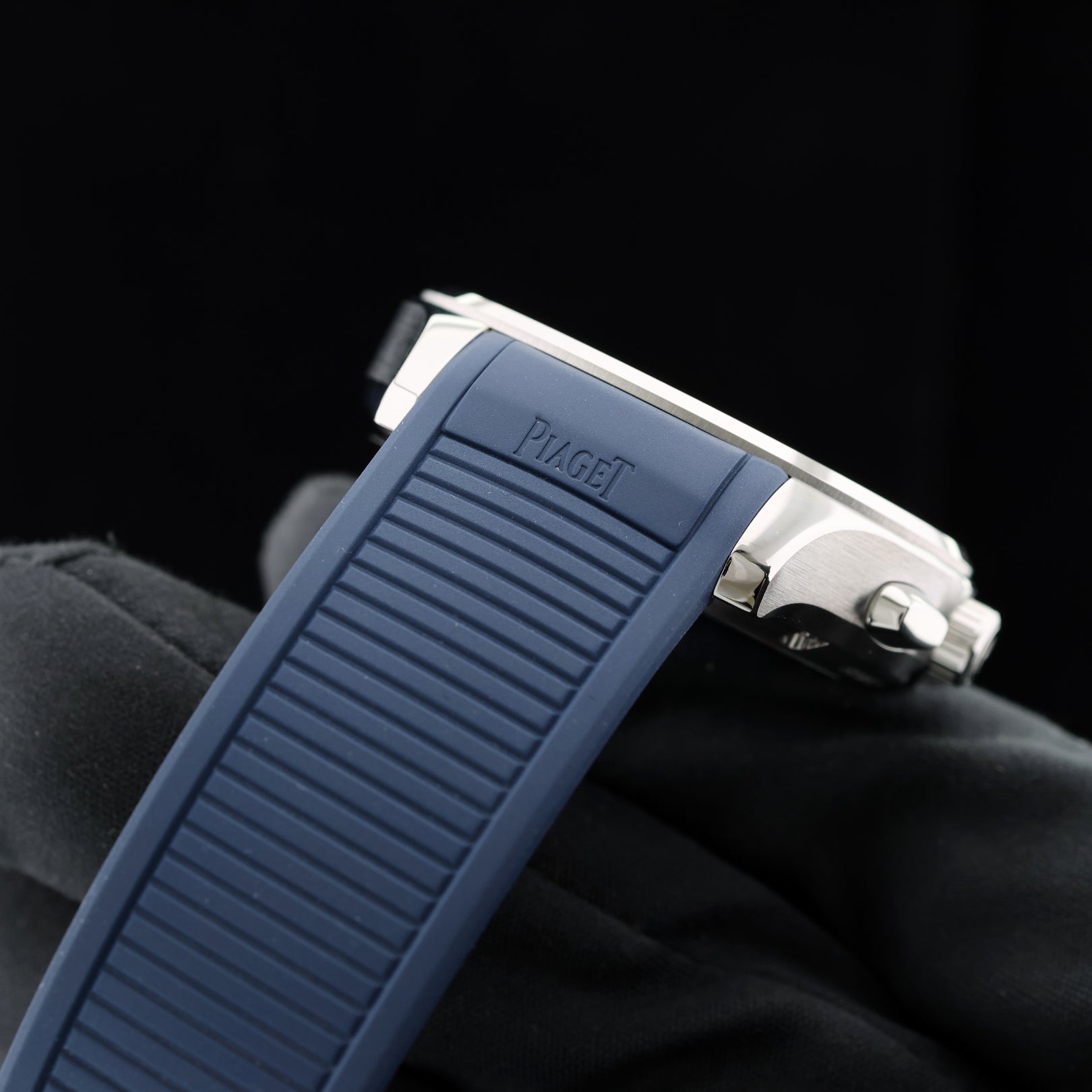 Piaget Polo S, Limited Edition, 42 mm, 1 out of 888, White/Blue, Ref. G0A46013, 11 - 2022, B+P - LUXUHRIA