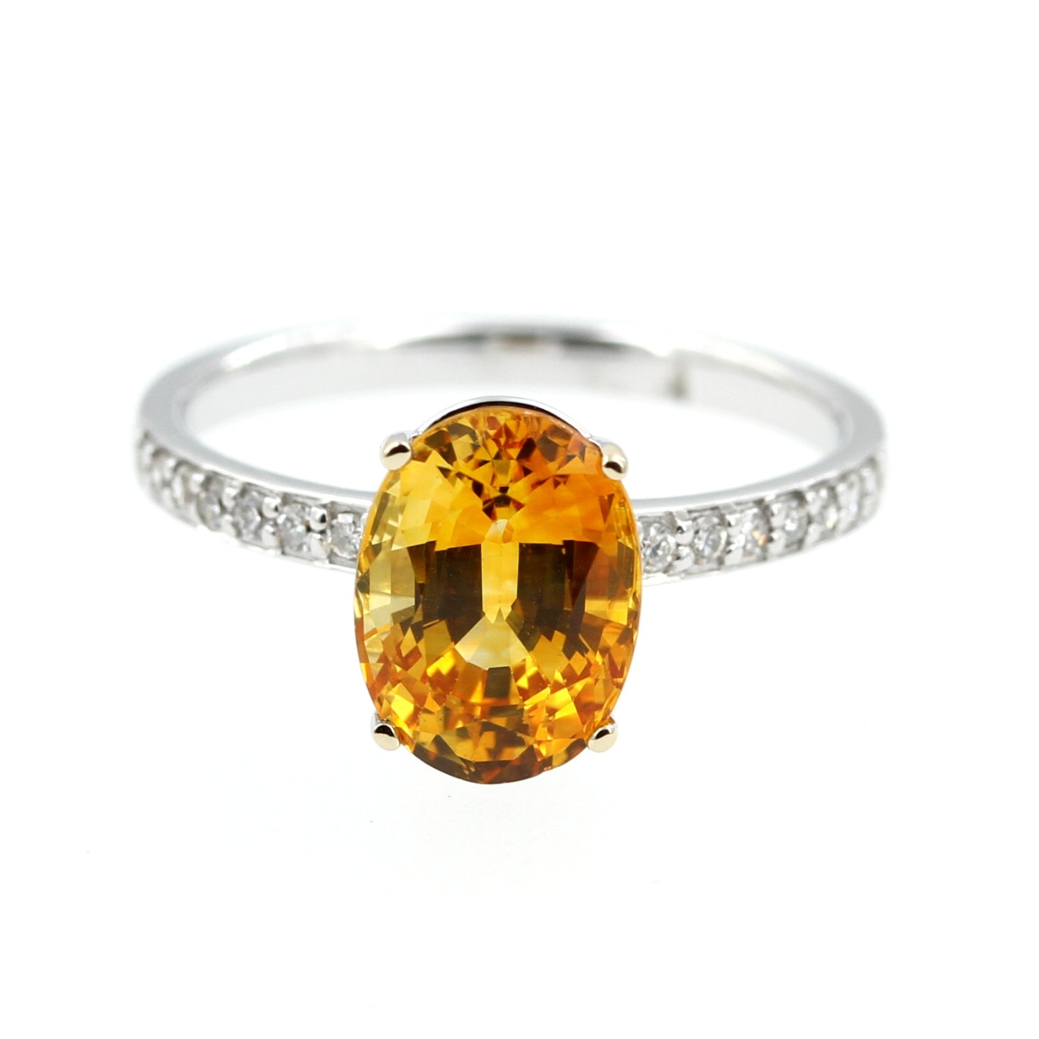 Ring »Saphir Orange« 3.38ct (beh.) in 18ct. Weißgold gefasst mit 0,14ct. Diamantbesatz, RG 54 - LUXUHRIA