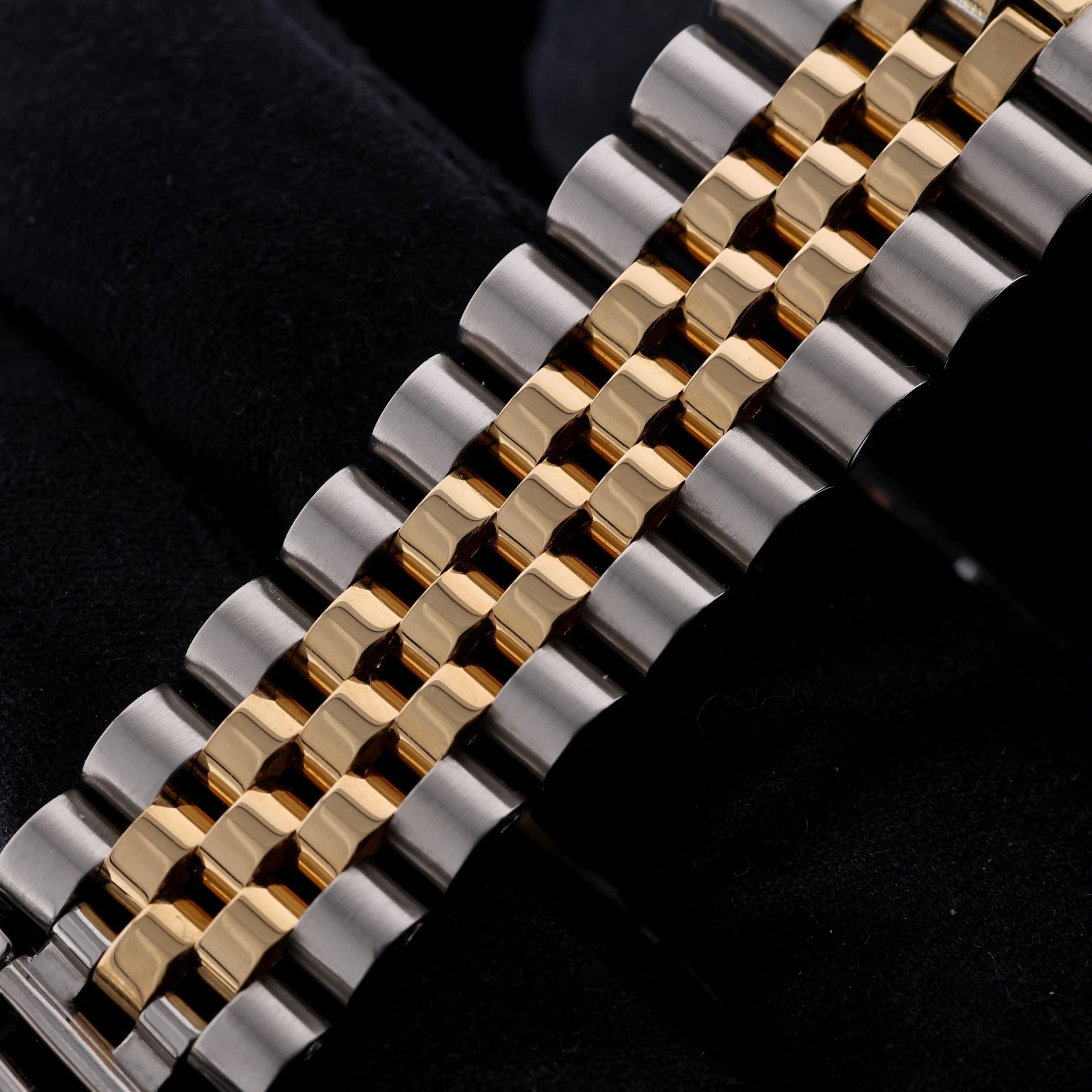 Rolex Datejust 36, Champagne Tapestry Dial, Jubilee - Armband, Ref. 16013, mit Box - LUXUHRIA