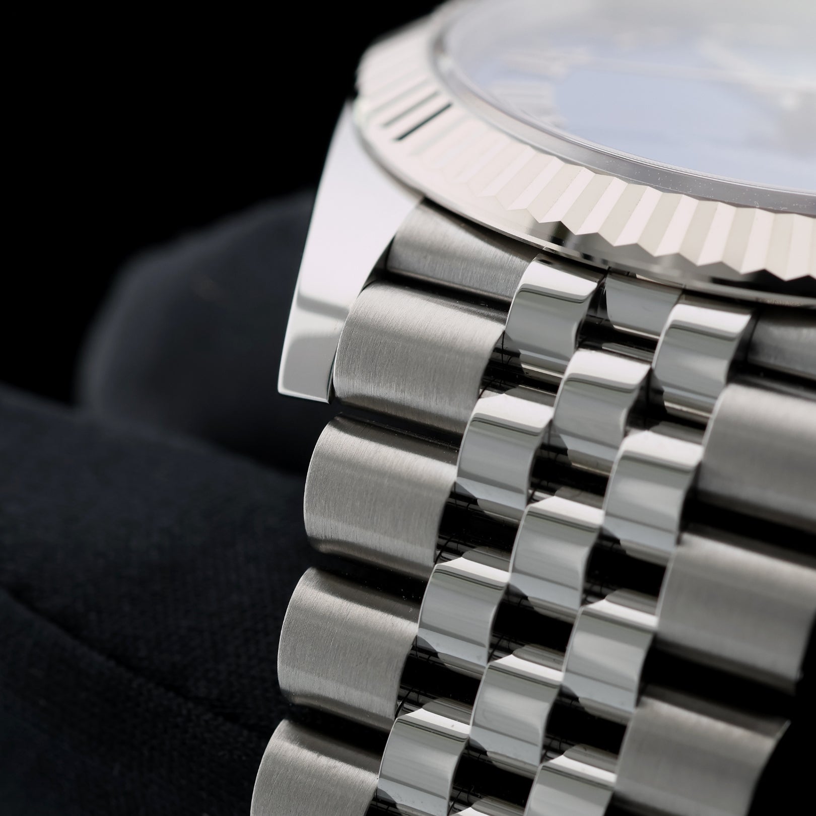 Rolex Datejust 41, Azurroblau Zifferblatt, Jubilee, Ref. 126334, 2025, B+P - LUXUHRIA