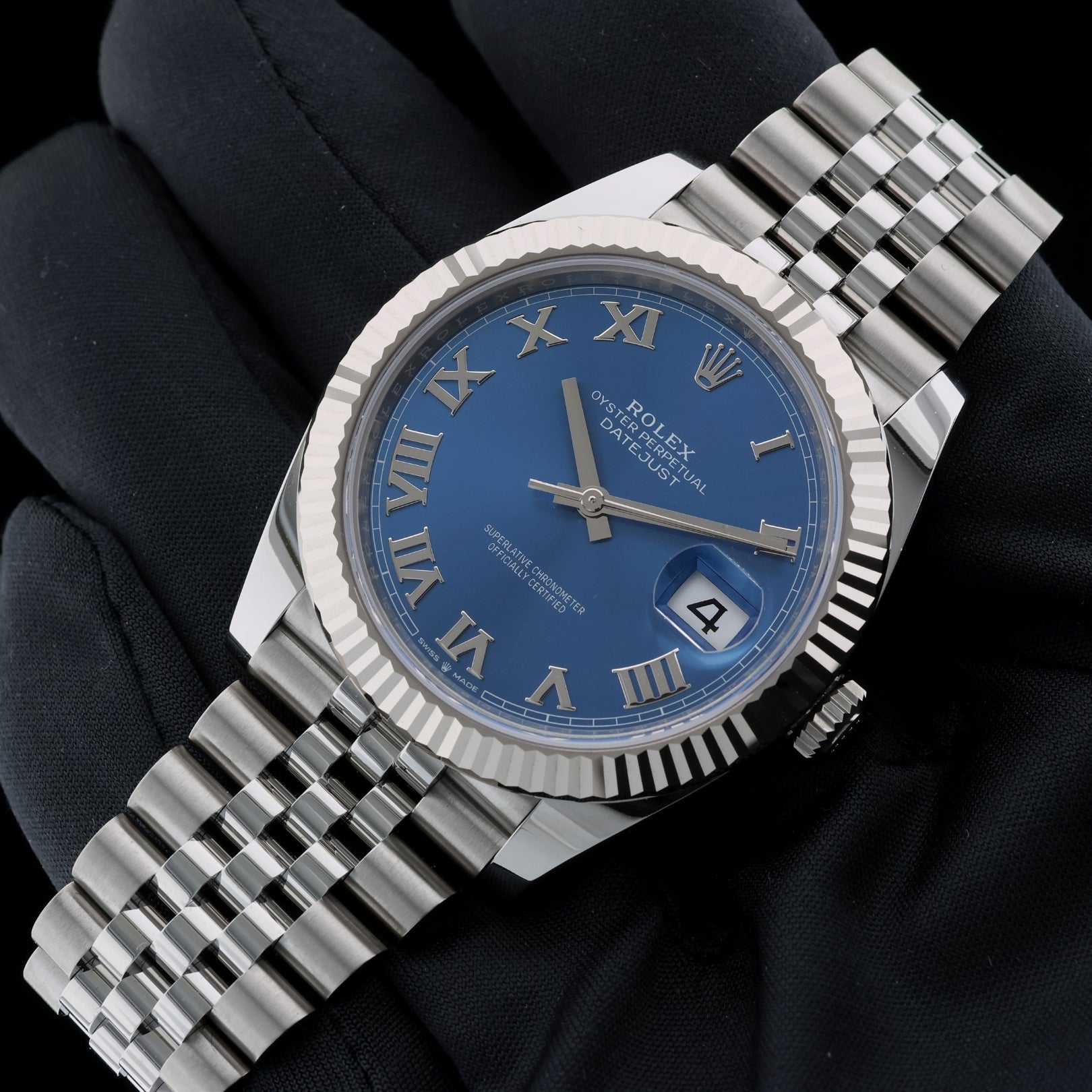 Rolex Datejust 41, Azurroblau Zifferblatt, Jubilee, Ref. 126334, 2025, B+P - LUXUHRIA