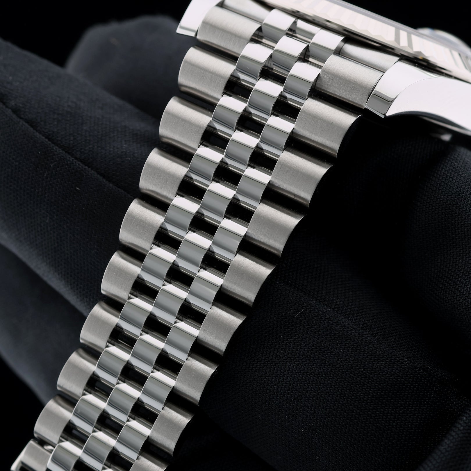 Rolex Datejust 41, Azurroblau Zifferblatt, Jubilee, Ref. 126334, 2025, B+P - LUXUHRIA