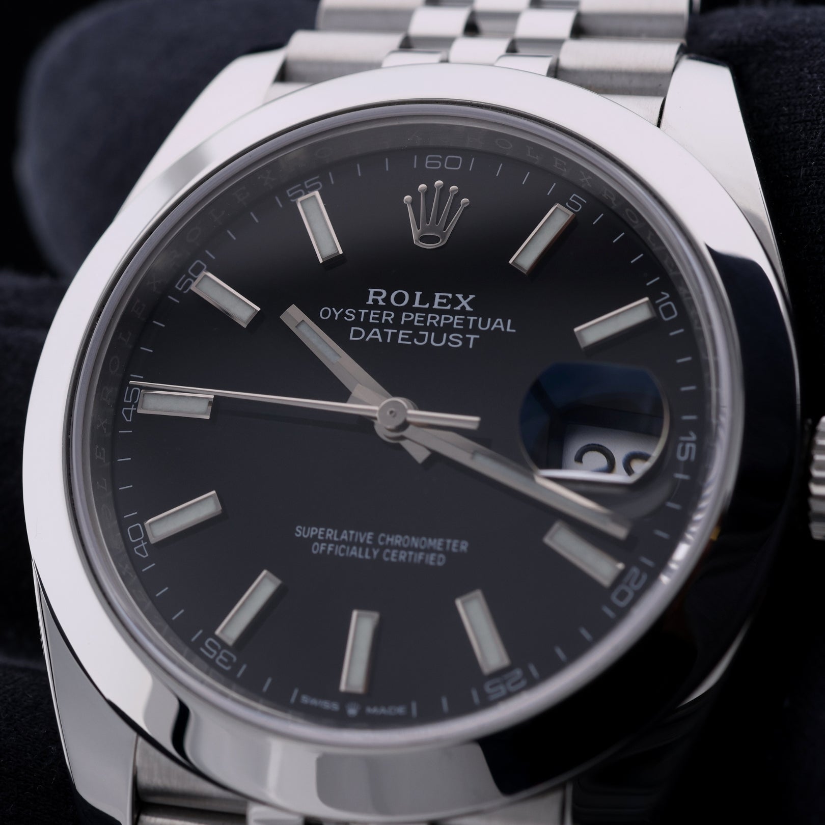 Rolex Datejust 41, Black Dial, Jubilee, Edelstahl, Ref. 126300, 2021, B+P - LUXUHRIA